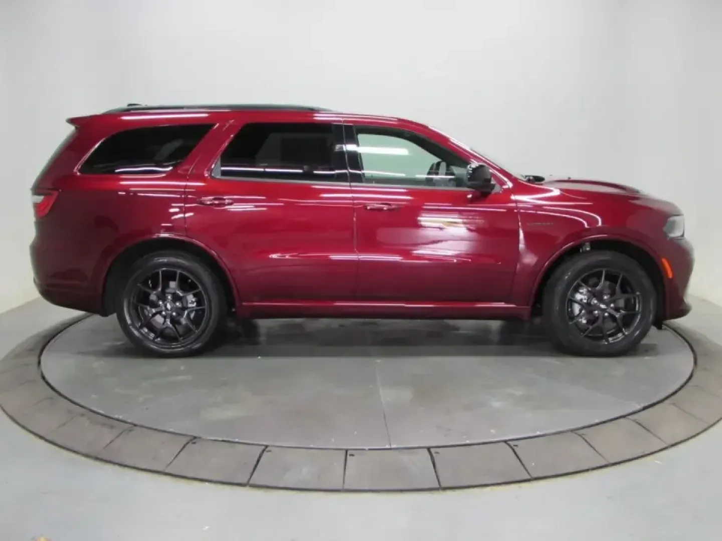 2026 /Black Dodge Durango GT HEMI V8 (1C4SDJCT1TC) with an 5.7L V8 OHV 16V engine, Automatic transmission, located at 12830 Highway 21, De Soto, MO, 63020, (636) 337-7777, 38.153099, -90.573624 - Make every drive feel like the start of a weekend getaway-whether you're loading up for a family road trip, commuting down Highway 21, or heading out past the Mississippi River hills for a scenic escape. This 2026 Dodge Durango GT HEMI V8 in eye-catching Octane Red brings the muscle, space, and conf - Photo#7