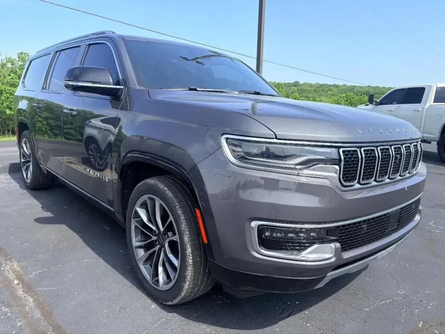 2023 /Black Jeep Wagoneer L Series III (1C4SJSDP4PS) with an 3.0L V6 DOHC 16V engine, Automatic transmission, located at 12830 Highway 21, De Soto, MO, 63020, (636) 337-7777, 38.153099, -90.573624 - If your weekends bounce between kid carpools, Costco runs, and long highway escapes to the lake-or you simply want a full-size SUV that feels ready for anything-this **2023 Jeep Wagoneer L Series III** is built for the lifestyle. With its extended length, confident **Four Wheel Drive**, and a smooth - Photo#4
