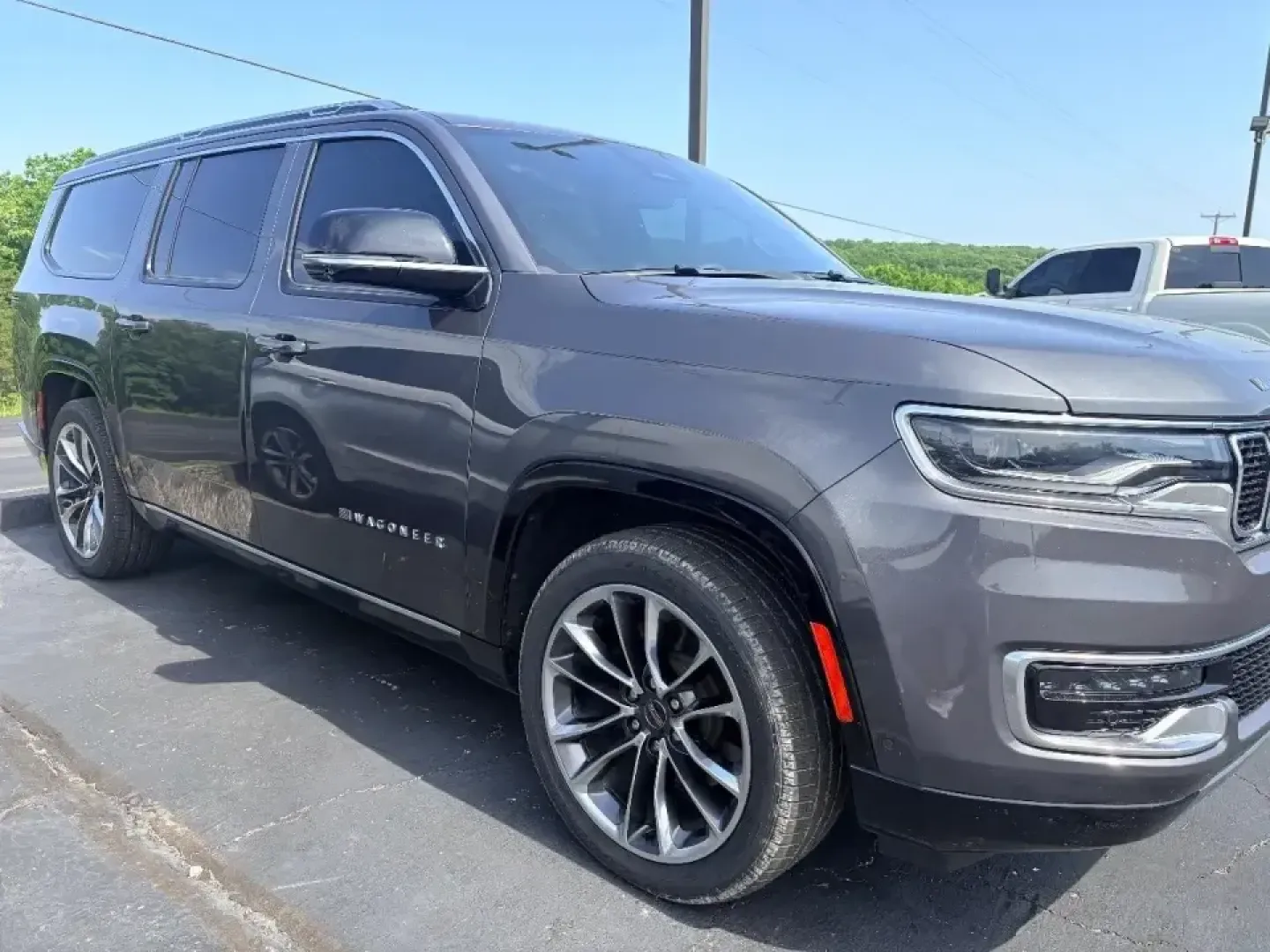 2023 /Black Jeep Wagoneer L Series III (1C4SJSDP4PS) with an 3.0L V6 DOHC 16V engine, Automatic transmission, located at 12830 Highway 21, De Soto, MO, 63020, (636) 337-7777, 38.153099, -90.573624 - If your weekends bounce between kid carpools, Costco runs, and long highway escapes to the lake-or you simply want a full-size SUV that feels ready for anything-this **2023 Jeep Wagoneer L Series III** is built for the lifestyle. With its extended length, confident **Four Wheel Drive**, and a smooth - Photo#5