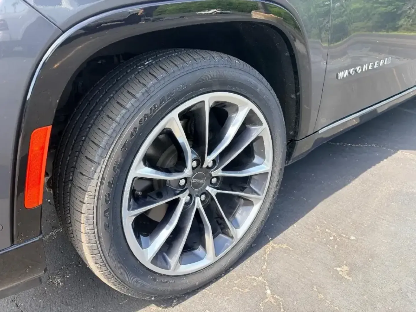 2023 /Black Jeep Wagoneer L Series III (1C4SJSDP4PS) with an 3.0L V6 DOHC 16V engine, Automatic transmission, located at 12830 Highway 21, De Soto, MO, 63020, (636) 337-7777, 38.153099, -90.573624 - If your weekends bounce between kid carpools, Costco runs, and long highway escapes to the lake-or you simply want a full-size SUV that feels ready for anything-this **2023 Jeep Wagoneer L Series III** is built for the lifestyle. With its extended length, confident **Four Wheel Drive**, and a smooth - Photo#6