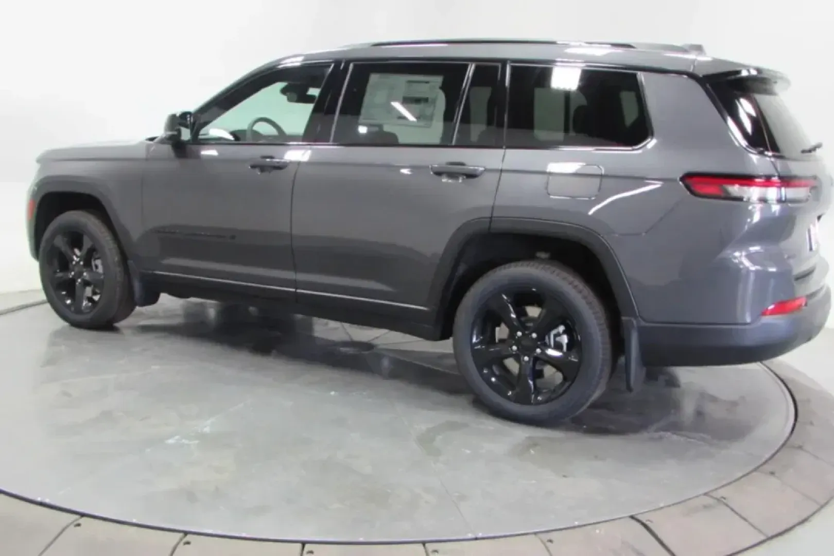 2025 /Global Black Leather Jeep Grand Cherokee L Limited (1C4RJKBG7S8) with an Other engine, located at 12830 Highway 21, De Soto, MO, 63020, (636) 337-7777, 38.153099, -90.573624 - **Elevate Your Family Adventures with the 2025 Jeep Grand Cherokee L Limited in De Soto, MO!**<br /> <br /> Are you ready to take your family adventures to the next level? The 2025 Jeep Grand Cherokee L Limited is more than just an SUV; it's a lifestyle choice designed for those who crave comfort, s - Photo#5