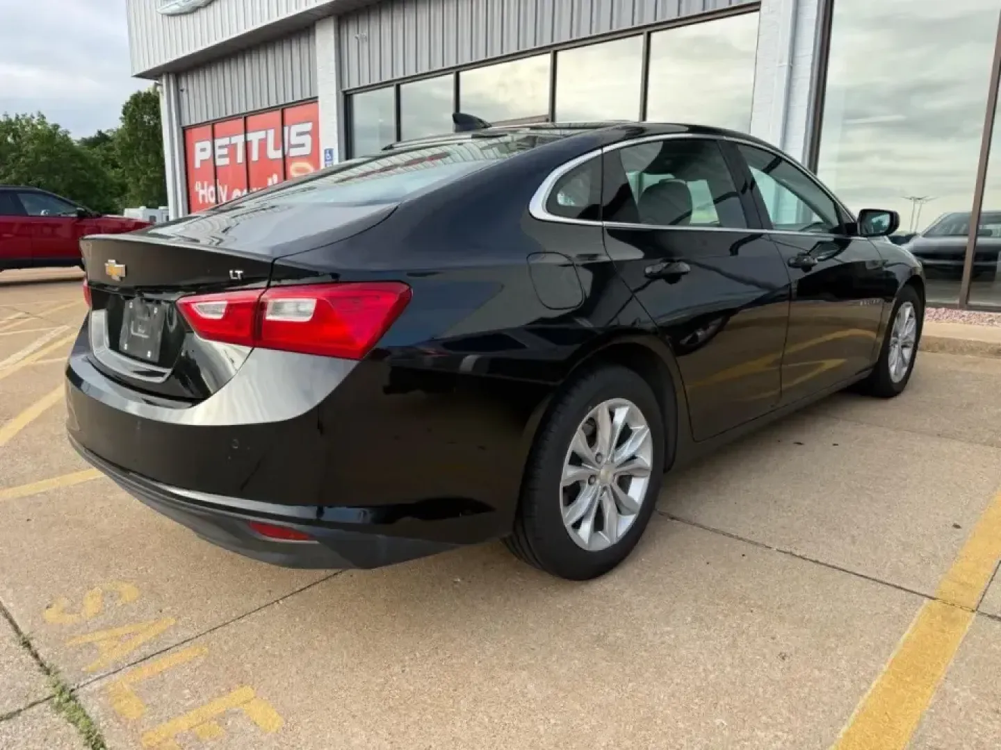 2024 /Jet Black Cloth Chevrolet Malibu LT 1LT (1G1ZD5ST2RF) with an 1.5L turbo DOHC 4-cylinder DI engine, Automatic transmission, located at 970 Woodlawn Dr., Farmington, MO, 63640, (573) 431-7800, 37.825642, -90.468674 - For commuters who want a comfortable, tech-savvy sedan for daily drives down Highway 67, weekend runs to St. Louis, or smooth errands around Farmington, this 2024 Chevrolet Malibu LT 1LT fits the lifestyle beautifully. With its sleek Black Metallic exterior, refined black interior, and a fuel-friend - Photo#1
