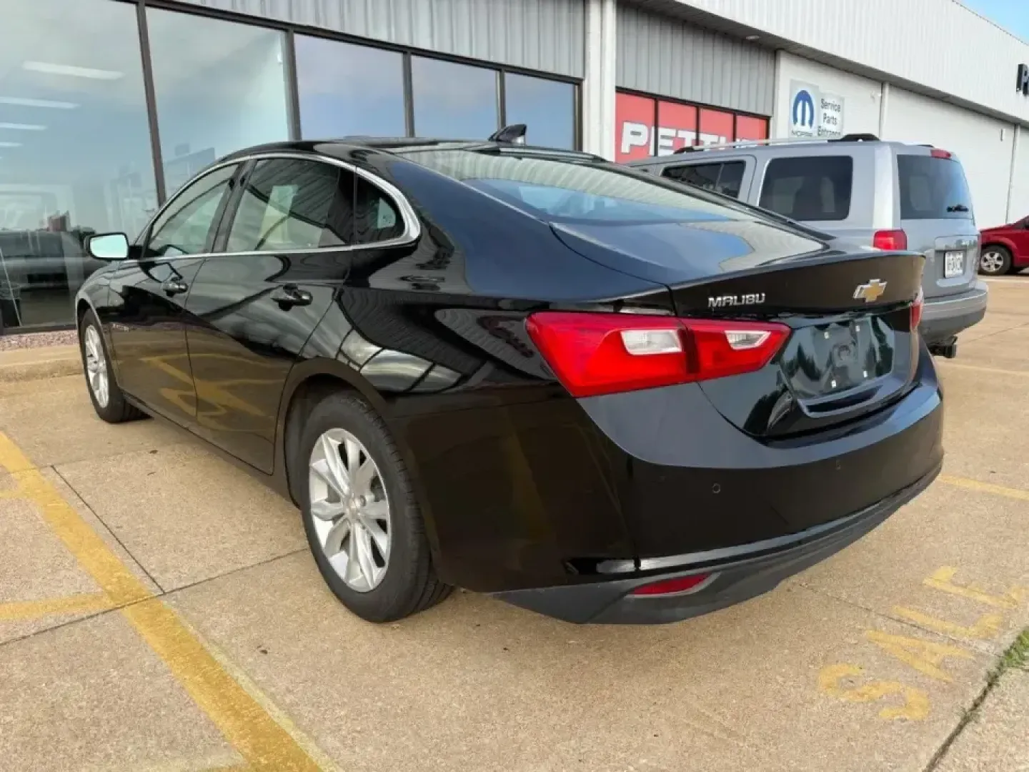 2024 /Jet Black Cloth Chevrolet Malibu LT 1LT (1G1ZD5ST2RF) with an 1.5L turbo DOHC 4-cylinder DI engine, Automatic transmission, located at 970 Woodlawn Dr., Farmington, MO, 63640, (573) 431-7800, 37.825642, -90.468674 - For commuters who want a comfortable, tech-savvy sedan for daily drives down Highway 67, weekend runs to St. Louis, or smooth errands around Farmington, this 2024 Chevrolet Malibu LT 1LT fits the lifestyle beautifully. With its sleek Black Metallic exterior, refined black interior, and a fuel-friend - Photo#2