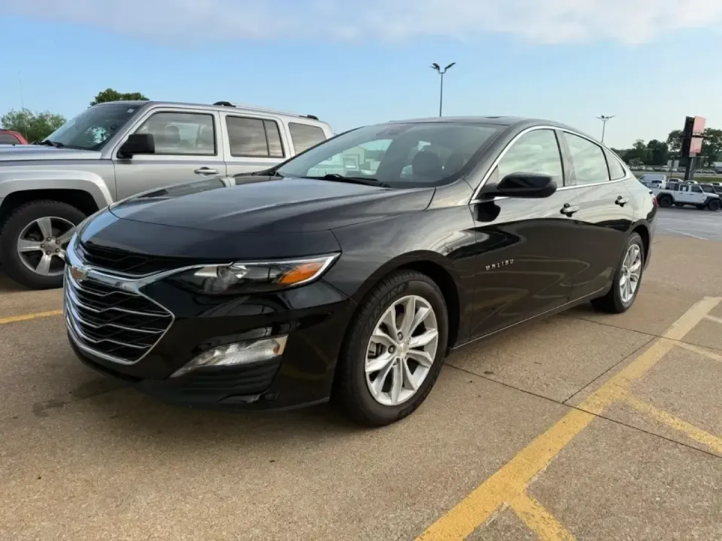 2024 /Jet Black Cloth Chevrolet Malibu LT 1LT (1G1ZD5ST2RF) with an 1.5L turbo DOHC 4-cylinder DI engine, Automatic transmission, located at 970 Woodlawn Dr., Farmington, MO, 63640, (573) 431-7800, 37.825642, -90.468674 - For commuters who want a comfortable, tech-savvy sedan for daily drives down Highway 67, weekend runs to St. Louis, or smooth errands around Farmington, this 2024 Chevrolet Malibu LT 1LT fits the lifestyle beautifully. With its sleek Black Metallic exterior, refined black interior, and a fuel-friend - Photo#3