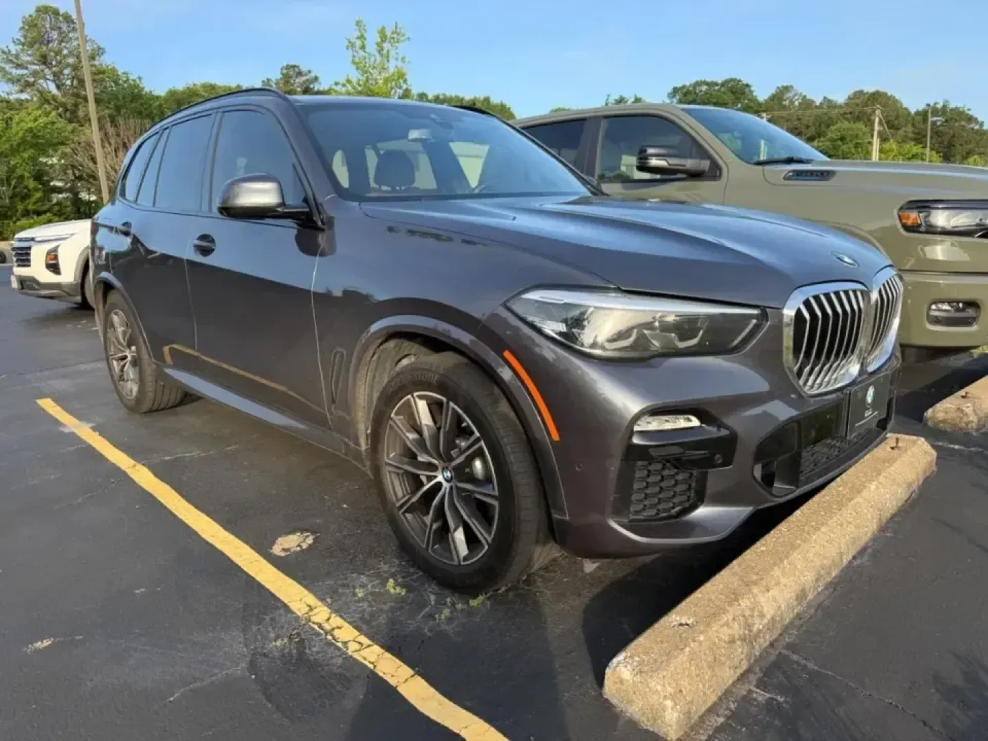 2021 /Coffee Leather BMW X5 xDrive40i (5UXCR6C01M9) with an 3.0L DOHC I-6 24V TwinPower Turbo engine, Automatic transmission, located at 970 Woodlawn Dr., Farmington, MO, 63640, (573) 431-7800, 37.825642, -90.468674 - Picture your next weekend: coffee in hand, the family loaded up, and you're cruising from Farmington to St. Louis with confidence-then turning off for a scenic detour through St. Joe State Park without second-guessing the weather. This **2021 BMW X5 xDrive40i** is the kind of premium SUV that fits r - Photo#0