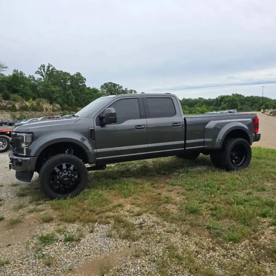 2020 /Black Ford F-450SD Platinum DRW (1FT8W4DT7LE) with an 6.7L V8 OHV 16V DIESEL engine, 6A transmission, located at 12836 Highway 21, De Soto, MO, 63020, (636) 337-7777, 38.151867, -90.575615 - When your weekends revolve around hauling, towing, and heading out of De Soto for big projects or bigger adventures, you need a truck that feels like a dependable partner-not a compromise. This **2020 Ford F-450SD Platinum DRW** is built for drivers who want heavy-duty capability with premium comfor - Photo#0