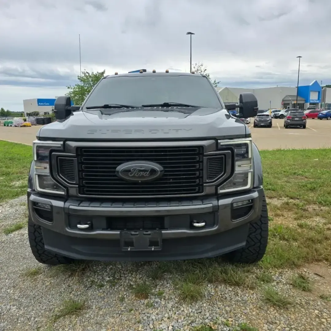2020 /Black Ford F-450SD Platinum DRW (1FT8W4DT7LE) with an 6.7L V8 OHV 16V DIESEL engine, 6A transmission, located at 12836 Highway 21, De Soto, MO, 63020, (636) 337-7777, 38.151867, -90.575615 - When your weekends revolve around hauling, towing, and heading out of De Soto for big projects or bigger adventures, you need a truck that feels like a dependable partner-not a compromise. This **2020 Ford F-450SD Platinum DRW** is built for drivers who want heavy-duty capability with premium comfor - Photo#1