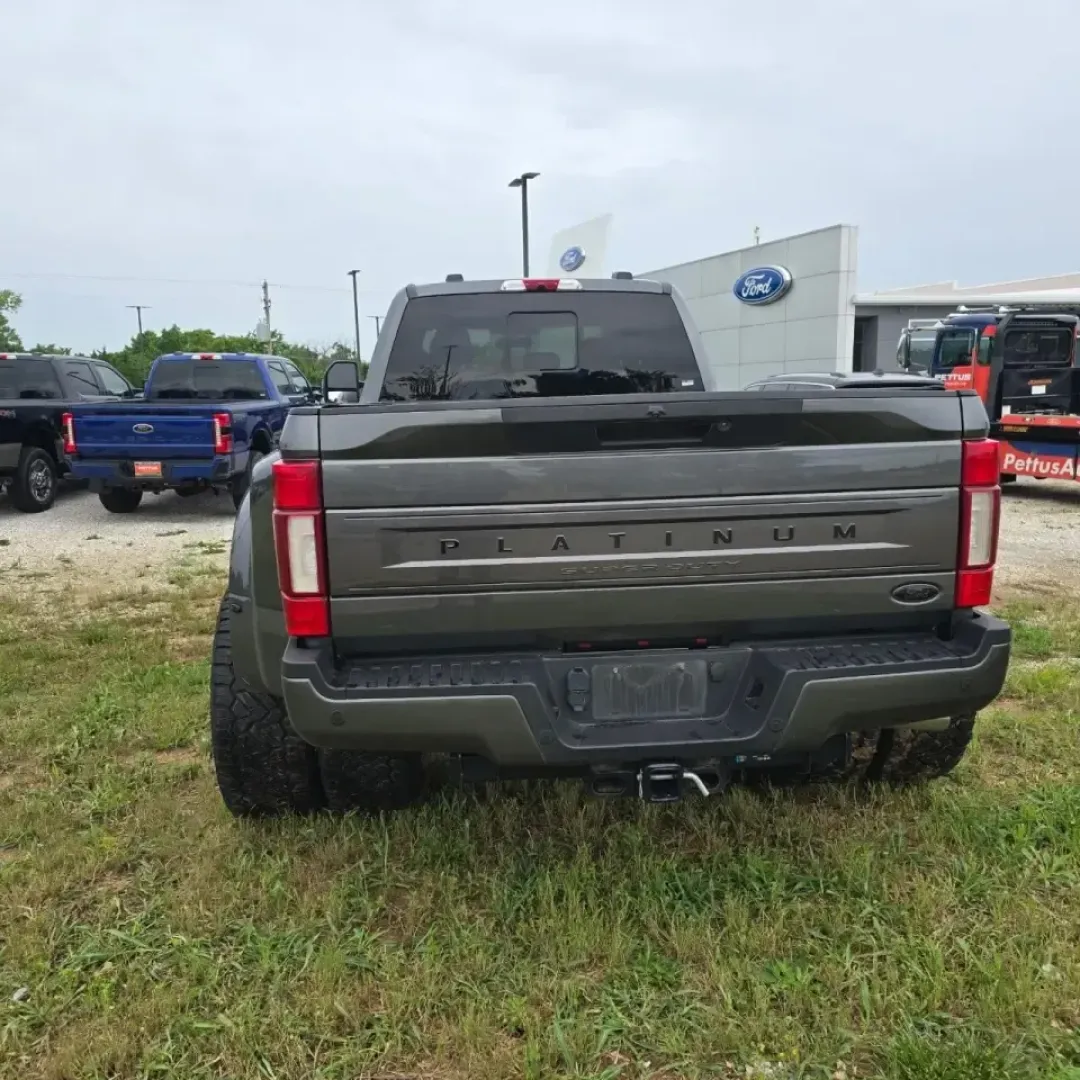 2020 /Black Ford F-450SD Platinum DRW (1FT8W4DT7LE) with an 6.7L V8 OHV 16V DIESEL engine, 6A transmission, located at 12836 Highway 21, De Soto, MO, 63020, (636) 337-7777, 38.151867, -90.575615 - When your weekends revolve around hauling, towing, and heading out of De Soto for big projects or bigger adventures, you need a truck that feels like a dependable partner-not a compromise. This **2020 Ford F-450SD Platinum DRW** is built for drivers who want heavy-duty capability with premium comfor - Photo#2