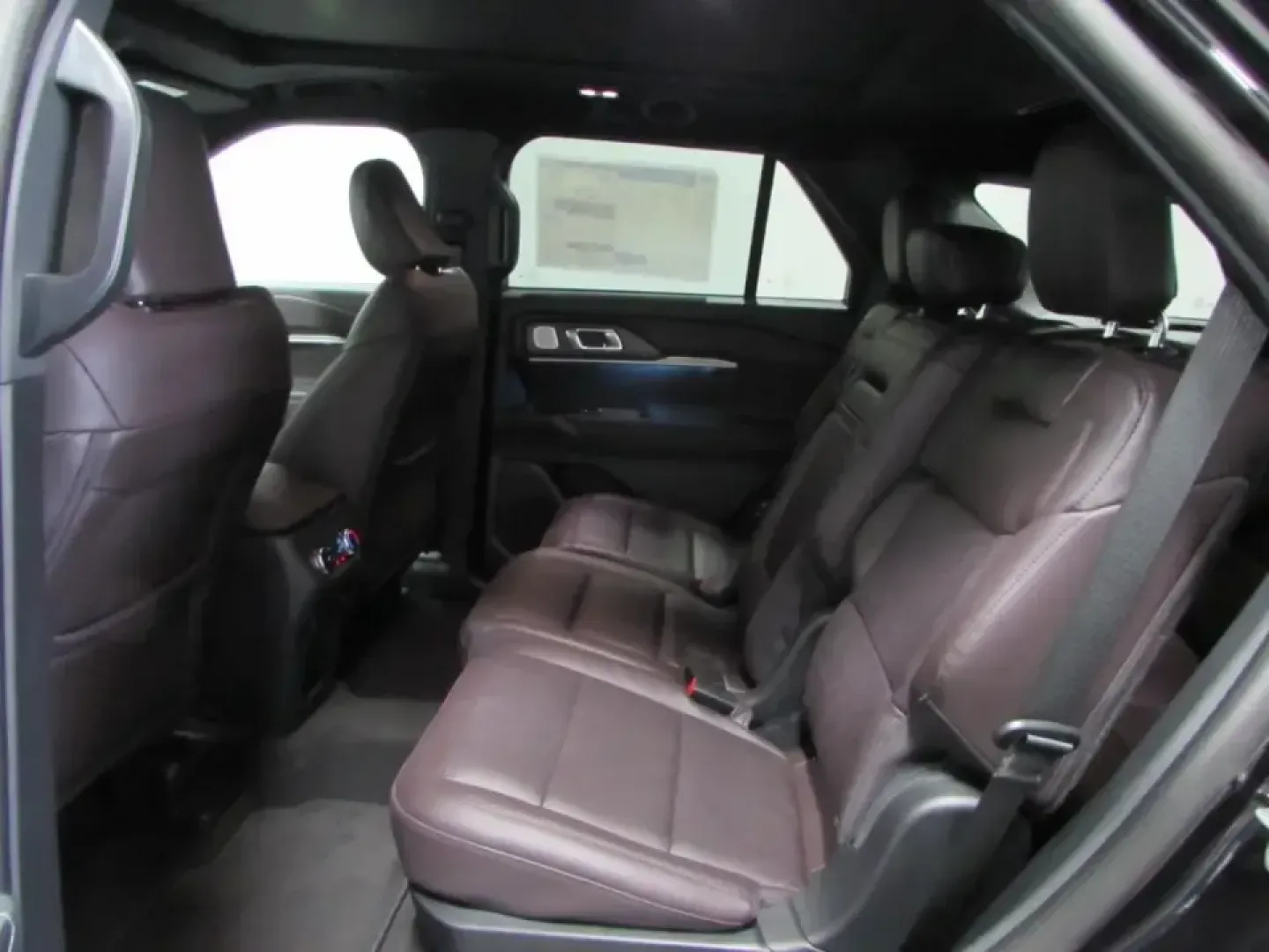 2026 /Mojave Dusk/Onyx Ford Explorer Platinum (1FMUK8HH4TG) with an 2.3L EcoBoost I-4 engine, Automatic transmission, located at 12836 Highway 21, De Soto, MO, 63020, (636) 337-7777, 38.151867, -90.575615 - Whether you're planning family road trips down I-55, tackling school drop-offs in De Soto, or heading out for a weekend escape to nearby parks and trails, the 2026 Ford Explorer Platinum is built to make everyday driving feel like an upgrade. With its confident stance, refined interior, and smart sa - Photo#14