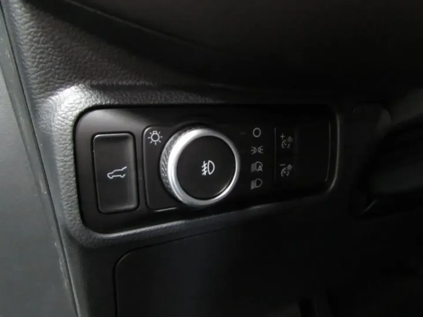 2026 /Mojave Dusk/Onyx Ford Explorer Platinum (1FMUK8HH4TG) with an 2.3L EcoBoost I-4 engine, Automatic transmission, located at 12836 Highway 21, De Soto, MO, 63020, (636) 337-7777, 38.151867, -90.575615 - Whether you're planning family road trips down I-55, tackling school drop-offs in De Soto, or heading out for a weekend escape to nearby parks and trails, the 2026 Ford Explorer Platinum is built to make everyday driving feel like an upgrade. With its confident stance, refined interior, and smart sa - Photo#24