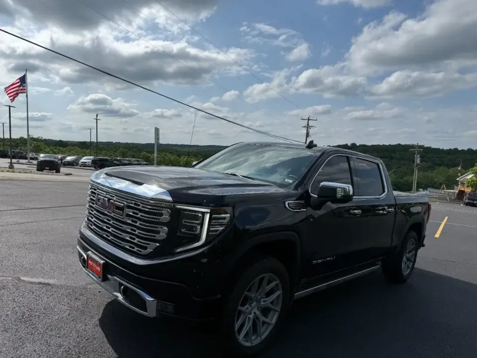 2023 GMC Sierra 1500 Denali Crew Cab Short Box 4WD