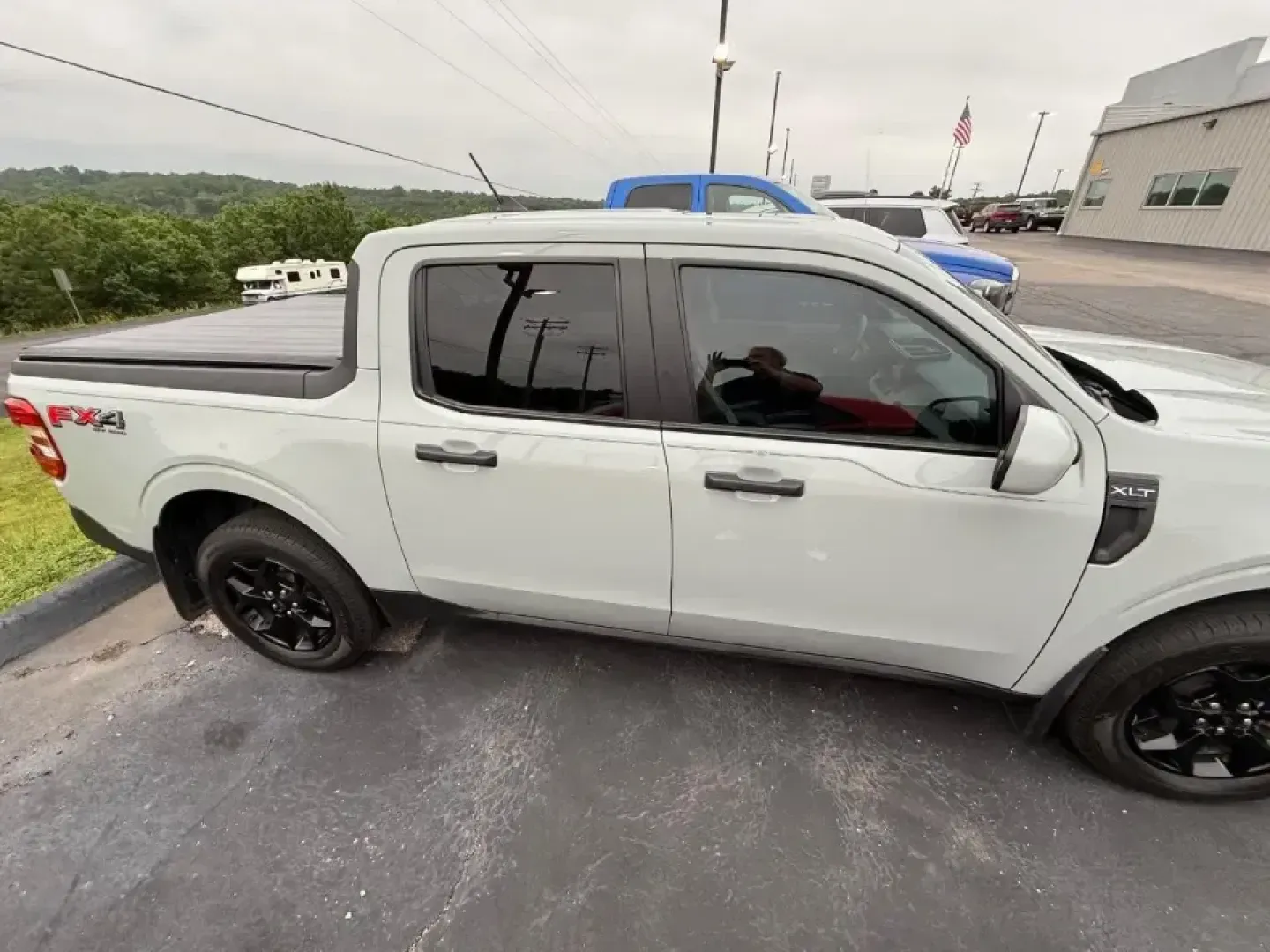 2022 /Navy Pier/Medium Slate Ford Maverick XLT (3FTTW8F91NR) with an 2.5L L4 DOHC 16V engine, Automatic transmission, located at 12830 Highway 21, De Soto, MO, 63020, (636) 337-7777, 38.153099, -90.573624 - If your week includes long commutes down Highway 21, quick runs to Walmart, and weekend getaways to Washington State Park or a day on the trails near St. Francois State Park, this 2022 Ford Maverick XL is the kind of compact truck that fits real life in De Soto. It's easy to park, comfortable for da - Photo#0