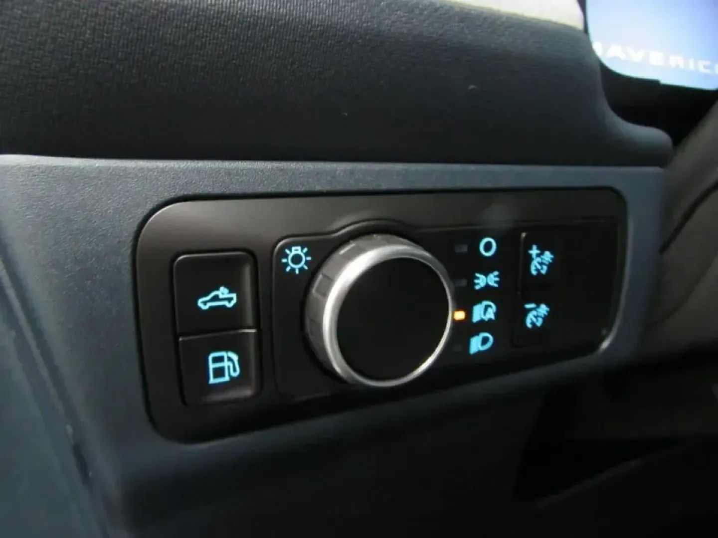 2026 /Navy Pier/Aspen Gray Ford Maverick XLT (3FTTW8J39TR) with an 2.5L Hybrid engine, CVT transmission, located at 12836 Highway 21, De Soto, MO, 63020, (636) 337-7777, 38.151867, -90.575615 - Ready for the kind of truck that fits real life in De Soto-weekday commutes down MO-21, school drop-offs, and weekend runs to Washington State Park or a tailgate at a local event-without asking you to choose between efficiency and capability? This 2026 Ford Maverick XLT Hybrid AWD is built for drive - Photo#20