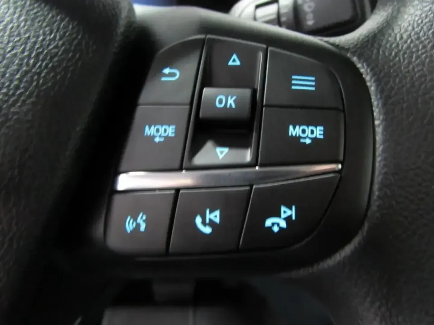 2026 /Navy Pier/Aspen Gray Ford Maverick XLT (3FTTW8J39TR) with an 2.5L Hybrid engine, CVT transmission, located at 12836 Highway 21, De Soto, MO, 63020, (636) 337-7777, 38.151867, -90.575615 - Ready for the kind of truck that fits real life in De Soto-weekday commutes down MO-21, school drop-offs, and weekend runs to Washington State Park or a tailgate at a local event-without asking you to choose between efficiency and capability? This 2026 Ford Maverick XLT Hybrid AWD is built for drive - Photo#23