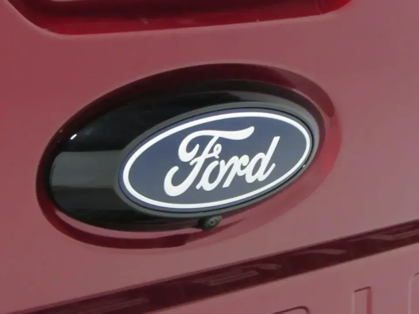 2026 /Navy Pier/Aspen Gray Ford Maverick XLT (3FTTW8J39TR) with an 2.5L Hybrid engine, CVT transmission, located at 12836 Highway 21, De Soto, MO, 63020, (636) 337-7777, 38.151867, -90.575615 - Ready for the kind of truck that fits real life in De Soto-weekday commutes down MO-21, school drop-offs, and weekend runs to Washington State Park or a tailgate at a local event-without asking you to choose between efficiency and capability? This 2026 Ford Maverick XLT Hybrid AWD is built for drive - Photo#30