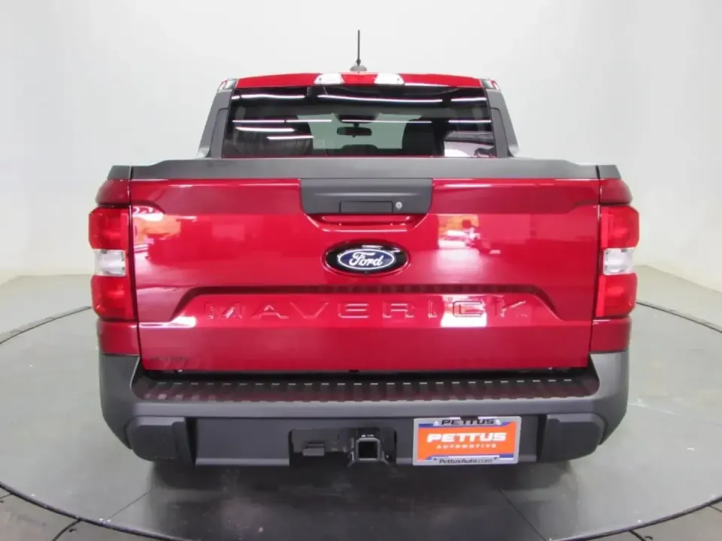 2026 /Navy Pier/Aspen Gray Ford Maverick XLT (3FTTW8J39TR) with an 2.5L Hybrid engine, CVT transmission, located at 12836 Highway 21, De Soto, MO, 63020, (636) 337-7777, 38.151867, -90.575615 - Ready for the kind of truck that fits real life in De Soto-weekday commutes down MO-21, school drop-offs, and weekend runs to Washington State Park or a tailgate at a local event-without asking you to choose between efficiency and capability? This 2026 Ford Maverick XLT Hybrid AWD is built for drive - Photo#5