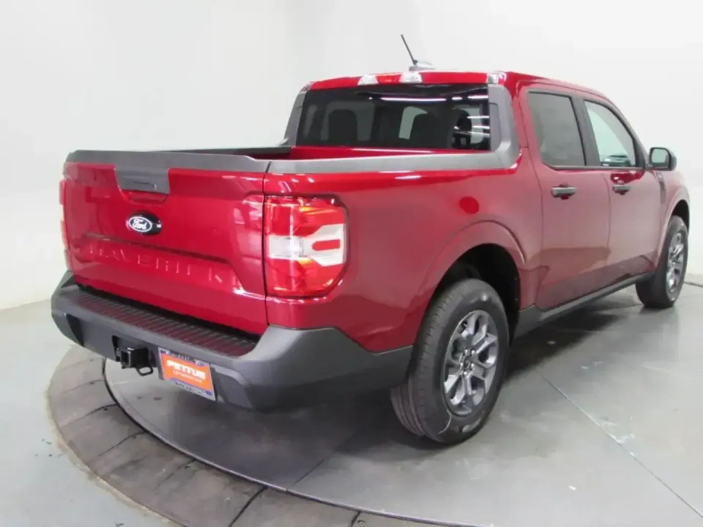 2026 /Navy Pier/Aspen Gray Ford Maverick XLT (3FTTW8J39TR) with an 2.5L Hybrid engine, CVT transmission, located at 12836 Highway 21, De Soto, MO, 63020, (636) 337-7777, 38.151867, -90.575615 - Ready for the kind of truck that fits real life in De Soto-weekday commutes down MO-21, school drop-offs, and weekend runs to Washington State Park or a tailgate at a local event-without asking you to choose between efficiency and capability? This 2026 Ford Maverick XLT Hybrid AWD is built for drive - Photo#6