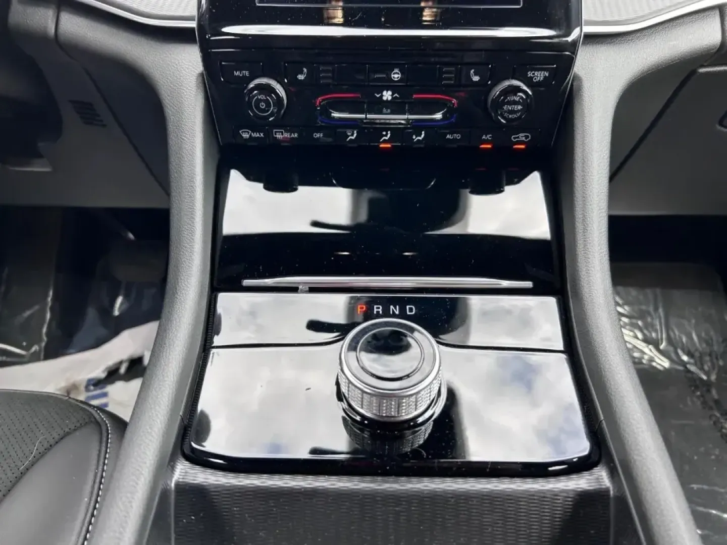 2025 /Global Black Leather Jeep Grand Cherokee Altitude X (1C4RJKAG0S8) with an 3.6L V6 24V VVT UPG I engine, Automatic transmission, located at 970 Woodlawn Dr., Farmington, MO, 63640, (573) 431-7800, 37.825642, -90.468674 - ### Discover the Perfect Blend of Adventure and Elegance: 2025 Jeep Grand Cherokee L Altitude X at Pettus CDJR Farmington<br /> <br /> If you're searching for a vehicle that fits seamlessly into your lifestyle-be it a growing family adventure, a daily commuter, or a weekend getaway-the 2025 Jeep Gra - Photo#19