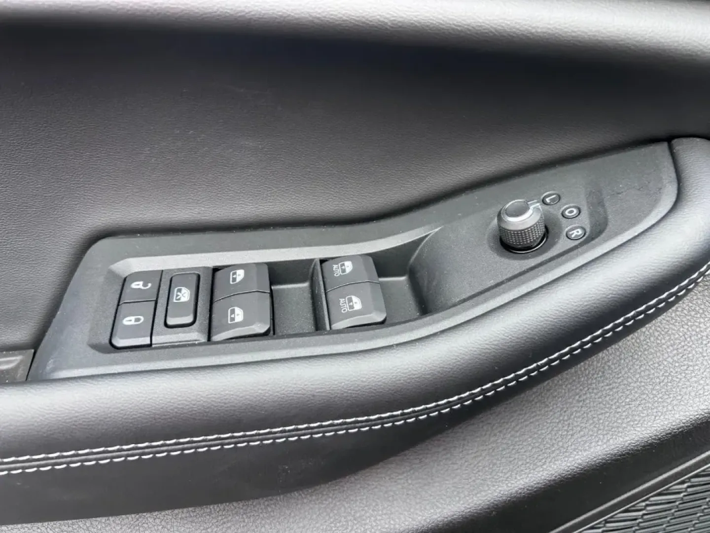 2025 /Global Black Leather Jeep Grand Cherokee Altitude X (1C4RJKAG0S8) with an 3.6L V6 24V VVT UPG I engine, Automatic transmission, located at 970 Woodlawn Dr., Farmington, MO, 63640, (573) 431-7800, 37.825642, -90.468674 - ### Discover the Perfect Blend of Adventure and Elegance: 2025 Jeep Grand Cherokee L Altitude X at Pettus CDJR Farmington<br /> <br /> If you're searching for a vehicle that fits seamlessly into your lifestyle-be it a growing family adventure, a daily commuter, or a weekend getaway-the 2025 Jeep Gra - Photo#21