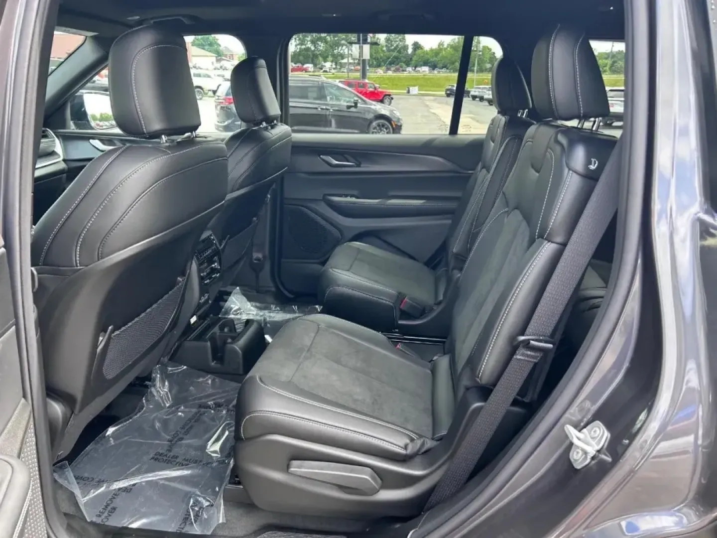 2025 /Global Black Suede Jeep Grand Cherokee Altitude X (1C4RJKAG2S8) with an 3.6L V6 24V VVT UPG I engine, Automatic transmission, located at 970 Woodlawn Dr., Farmington, MO, 63640, (573) 431-7800, 37.825642, -90.468674 - Elevate your family adventures and weekday commutes with the stunning 2025 Jeep Grand Cherokee L Altitude X, available now at Pettus CDJR Farmington. Located conveniently at 970 Woodlawn Drive, Farmington, MO 63640, we pride ourselves on being your trusted OEM dealership for quality used vehicles. W - Photo#10