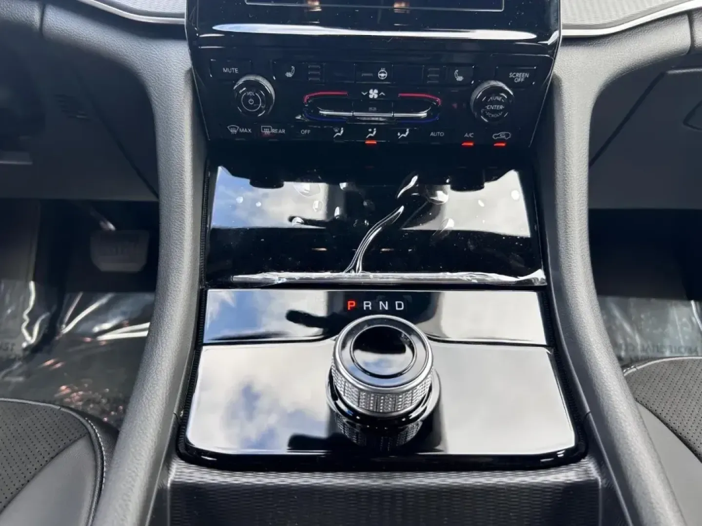 2025 /Global Black Suede Jeep Grand Cherokee Altitude X (1C4RJKAG2S8) with an 3.6L V6 24V VVT UPG I engine, Automatic transmission, located at 970 Woodlawn Dr., Farmington, MO, 63640, (573) 431-7800, 37.825642, -90.468674 - Elevate your family adventures and weekday commutes with the stunning 2025 Jeep Grand Cherokee L Altitude X, available now at Pettus CDJR Farmington. Located conveniently at 970 Woodlawn Drive, Farmington, MO 63640, we pride ourselves on being your trusted OEM dealership for quality used vehicles. W - Photo#19