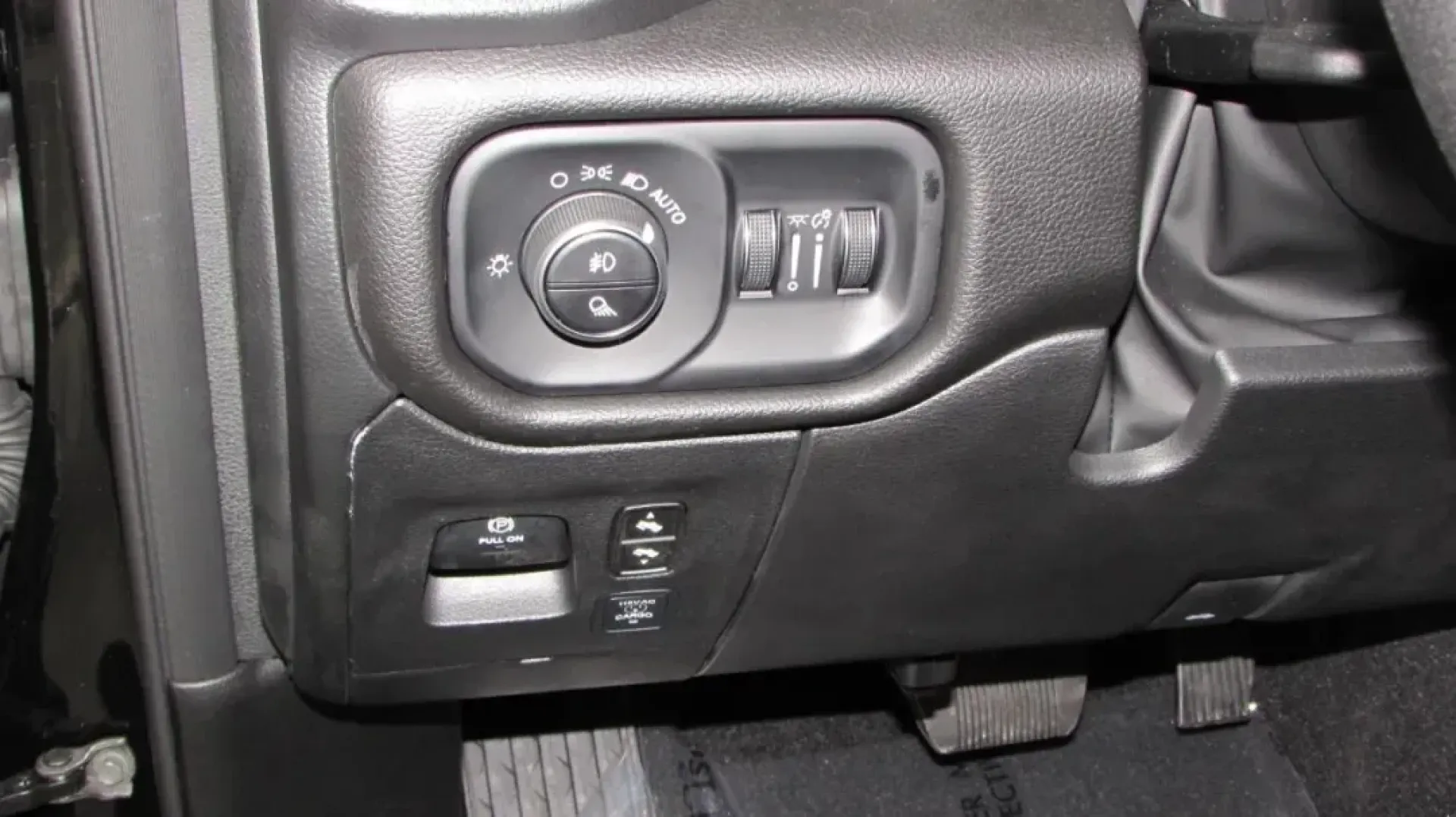 2025 Ram 1500 Laramie (1C6SRFJP1SN) with an Other engine, Automatic transmission, located at 12830 Highway 21, De Soto, MO, 63020, (636) 337-7777, 38.153099, -90.573624 - **Unleash Your Adventures with the 2025 Ram 1500 Laramie at Pettus CDJR DeSoto!**<br /> <br /> Are you ready to elevate your driving experience? Whether you're a weekend warrior seeking off-road thrills, a family looking for reliable transportation, or a commuter who wants a blend of comfort and cap - Photo#24