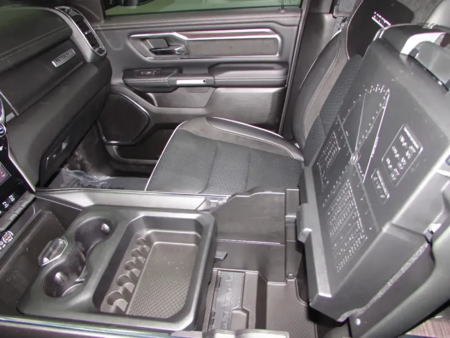 2025 Ram 1500 Laramie (1C6SRFJP1SN) with an Other engine, Automatic transmission, located at 12830 Highway 21, De Soto, MO, 63020, (636) 337-7777, 38.153099, -90.573624 - **Discover Your Next Adventure with the 2025 Ram 1500 Laramie at Pettus CDJR DeSoto!**<br /> <br /> Are you ready to elevate your lifestyle with a blend of rugged capability and luxurious comfort? The 2025 Ram 1500 Laramie, available at Pettus CDJR DeSoto, is the perfect truck for weekend adventures - Photo#14