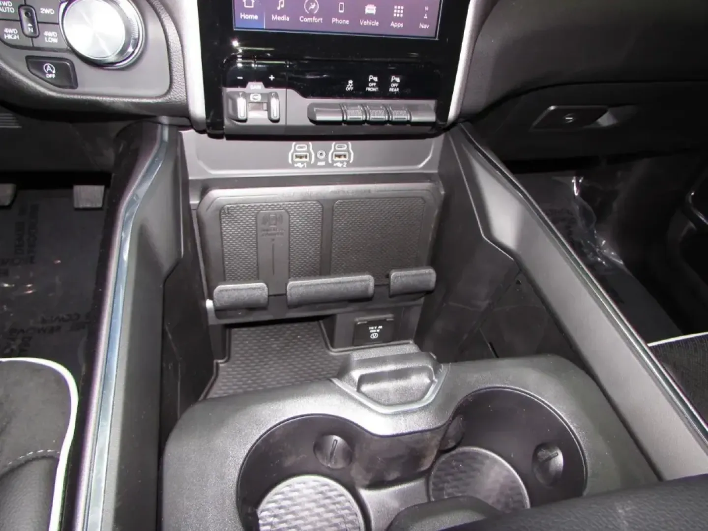 2025 Ram 1500 Laramie (1C6SRFJP1SN) with an Other engine, Automatic transmission, located at 12830 Highway 21, De Soto, MO, 63020, (636) 337-7777, 38.153099, -90.573624 - **Discover Your Next Adventure with the 2025 Ram 1500 Laramie at Pettus CDJR DeSoto!**<br /> <br /> Are you ready to elevate your lifestyle with a blend of rugged capability and luxurious comfort? The 2025 Ram 1500 Laramie, available at Pettus CDJR DeSoto, is the perfect truck for weekend adventures - Photo#15