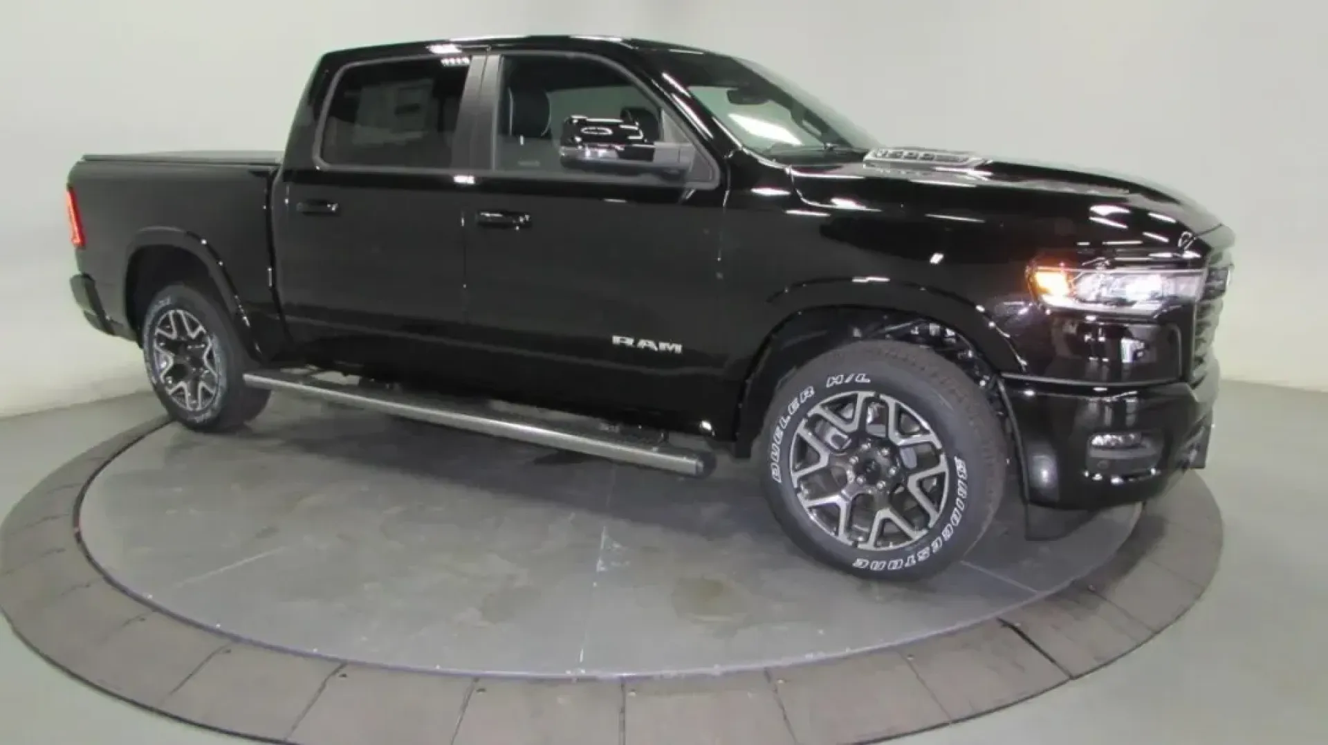 2025 Ram 1500 Laramie (1C6SRFJP1SN) with an Other engine, Automatic transmission, located at 12830 Highway 21, De Soto, MO, 63020, (636) 337-7777, 38.153099, -90.573624 - **Discover Your Next Adventure with the 2025 Ram 1500 Laramie at Pettus CDJR DeSoto!**<br /> <br /> Are you ready to elevate your lifestyle with a blend of rugged capability and luxurious comfort? The 2025 Ram 1500 Laramie, available at Pettus CDJR DeSoto, is the perfect truck for weekend adventures - Photo#4