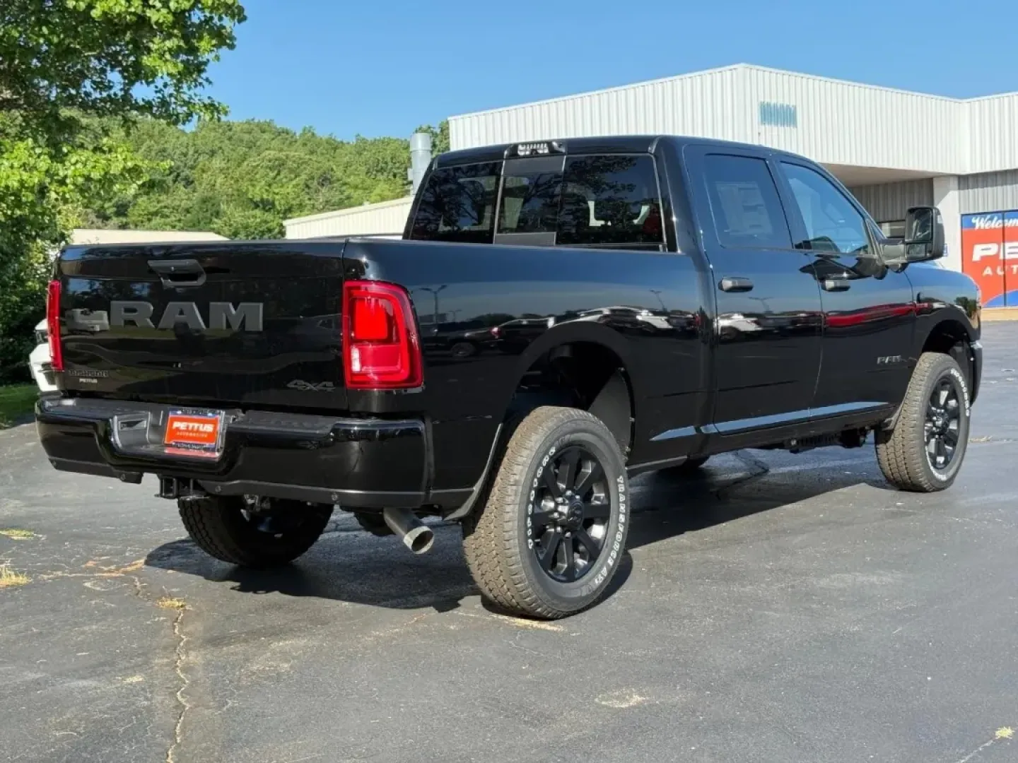 2025 /Diesel Gray/Black Cloth Ram 2500 Big Horn (3C63R5DL1SG) with an Straight 6 Turbocharged Diesel engine, Automatic transmission, located at 970 Woodlawn Dr., Farmington, MO, 63640, (573) 431-7800, 37.825642, -90.468674 - **Unleash Your Adventurous Spirit with the 2025 Ram 2500 Big Horn! - Available at Pettus CDJR Farmington**<br /> <br /> Are you ready to elevate your weekend adventures or tackle tough jobs with ease? The 2025 Ram 2500 Big Horn is engineered for those who demand versatility and capability without co - Photo#2
