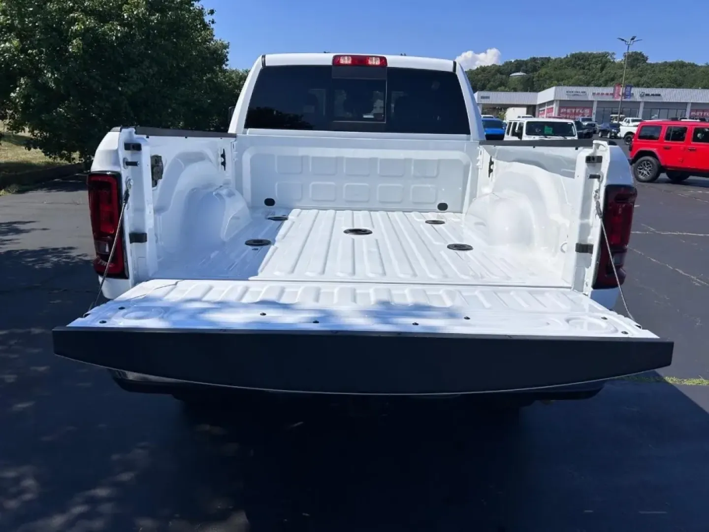 2025 /Diesel Gray/Black Cloth Ram 2500 Tradesman (3C6UR5CJXSG) with an 6.4L V8 HEMI HD engine, located at 970 Woodlawn Dr., Farmington, MO, 63640, (573) 431-7800, 37.825642, -90.468674 - **Unleash Adventure with the 2025 Ram 2500 Tradesman at Pettus CDJR Farmington!**<br /> <br /> Are you ready to elevate your lifestyle? Whether you're hauling heavy loads for work, embarking on epic weekend road trips, or seeking a reliable vehicle for your daily commute, the 2025 Ram 2500 Tradesman - Photo#4