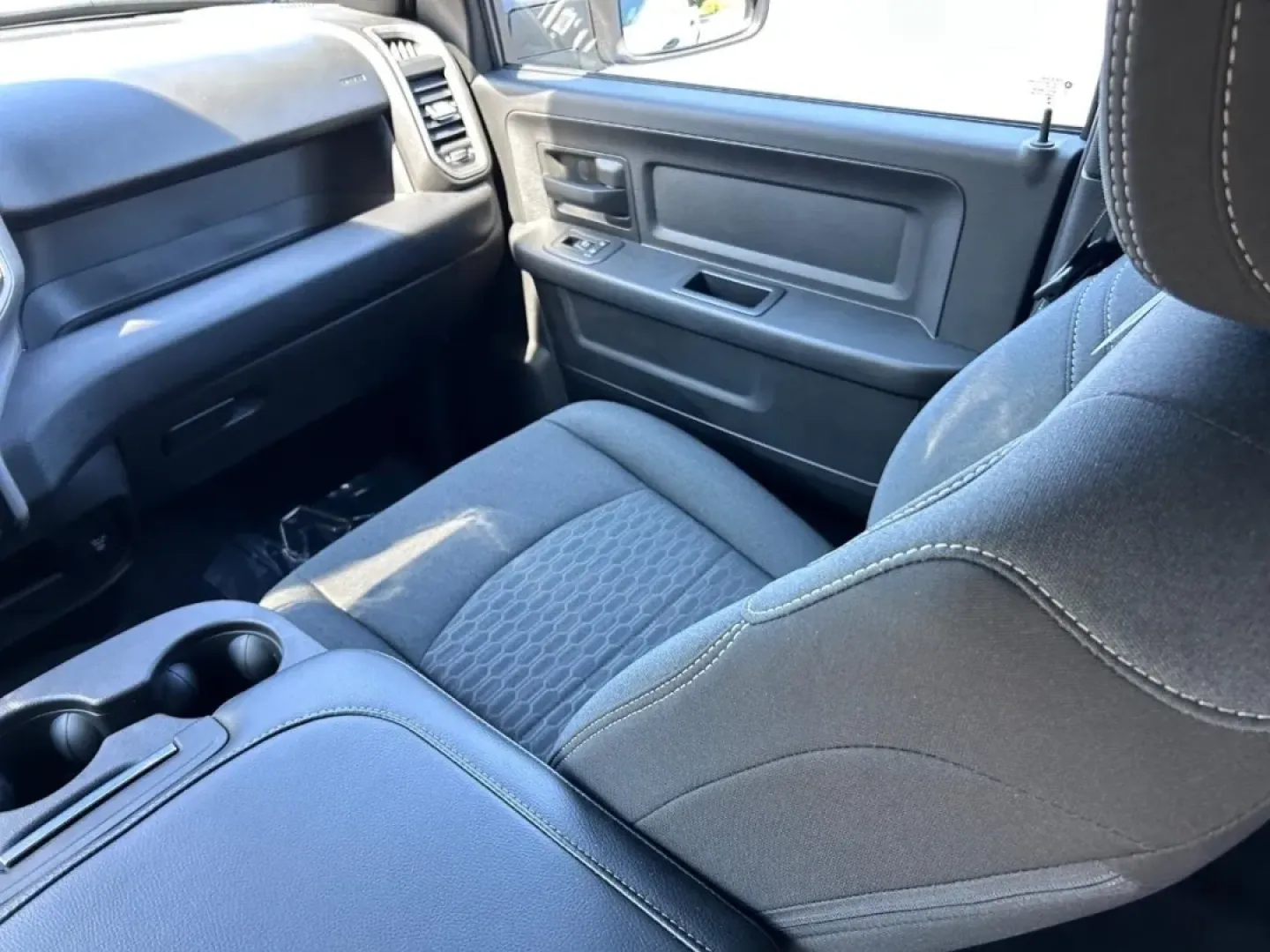 2025 /Diesel Gray/Black Cloth Ram 2500 Tradesman (3C6UR5CJXSG) with an 6.4L V8 HEMI HD engine, located at 970 Woodlawn Dr., Farmington, MO, 63640, (573) 431-7800, 37.825642, -90.468674 - **Unleash Adventure with the 2025 Ram 2500 Tradesman at Pettus CDJR Farmington!**<br /> <br /> Are you ready to elevate your lifestyle? Whether you're hauling heavy loads for work, embarking on epic weekend road trips, or seeking a reliable vehicle for your daily commute, the 2025 Ram 2500 Tradesman - Photo#15