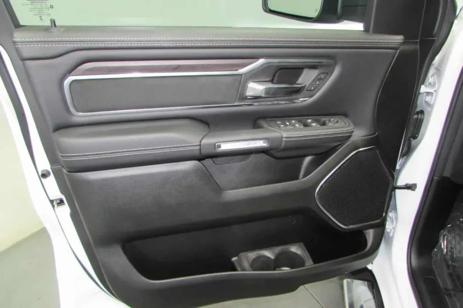 2025 Ram 1500 Laramie (1C6SRFJP8SN) with an Other engine, Automatic transmission, located at 12830 Highway 21, De Soto, MO, 63020, (636) 337-7777, 38.153099, -90.573624 - ### Discover Your Next Adventure with the 2025 Ram 1500 Laramie at Pettus CDJR DeSoto!<br /> <br /> If you're seeking a truck that effortlessly blends power, comfort, and style, look no further than this stunning **2025 Ram 1500 Laramie** at **Pettus CDJR DeSoto**. With an ultra-low mileage of just - Photo#12