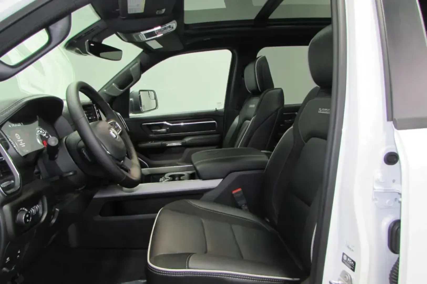 2025 Ram 1500 Laramie (1C6SRFJP8SN) with an Other engine, Automatic transmission, located at 12830 Highway 21, De Soto, MO, 63020, (636) 337-7777, 38.153099, -90.573624 - ### Discover Your Next Adventure with the 2025 Ram 1500 Laramie at Pettus CDJR DeSoto!<br /> <br /> If you're seeking a truck that effortlessly blends power, comfort, and style, look no further than this stunning **2025 Ram 1500 Laramie** at **Pettus CDJR DeSoto**. With an ultra-low mileage of just - Photo#13
