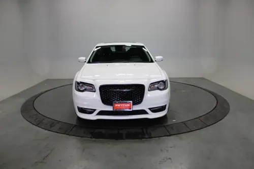 2023 Chrysler 300 Touring