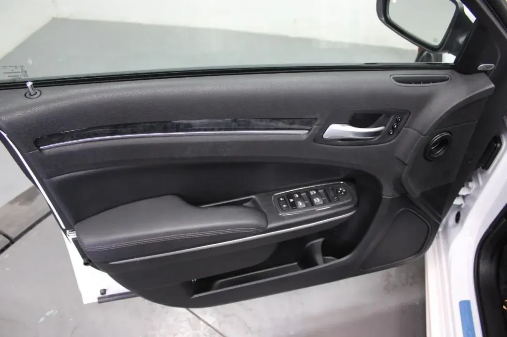 2023 Chrysler 300 Touring L (2C3CCADG1PH) with an Other engine, Automatic transmission, located at 12830 Highway 21, De Soto, MO, 63020, (636) 337-7777, 38.153099, -90.573624 - **Unleash Luxury and Comfort with the 2023 Chrysler 300 Touring L Perfect for Every Drive!**<br /> <br /> Are you in search of a vehicle that combines luxury, comfort, and modern technology? Look no further than the stunning **2023 Chrysler 300 Touring L**, available now at **Pettus CDJR DeSoto**, - Photo#5