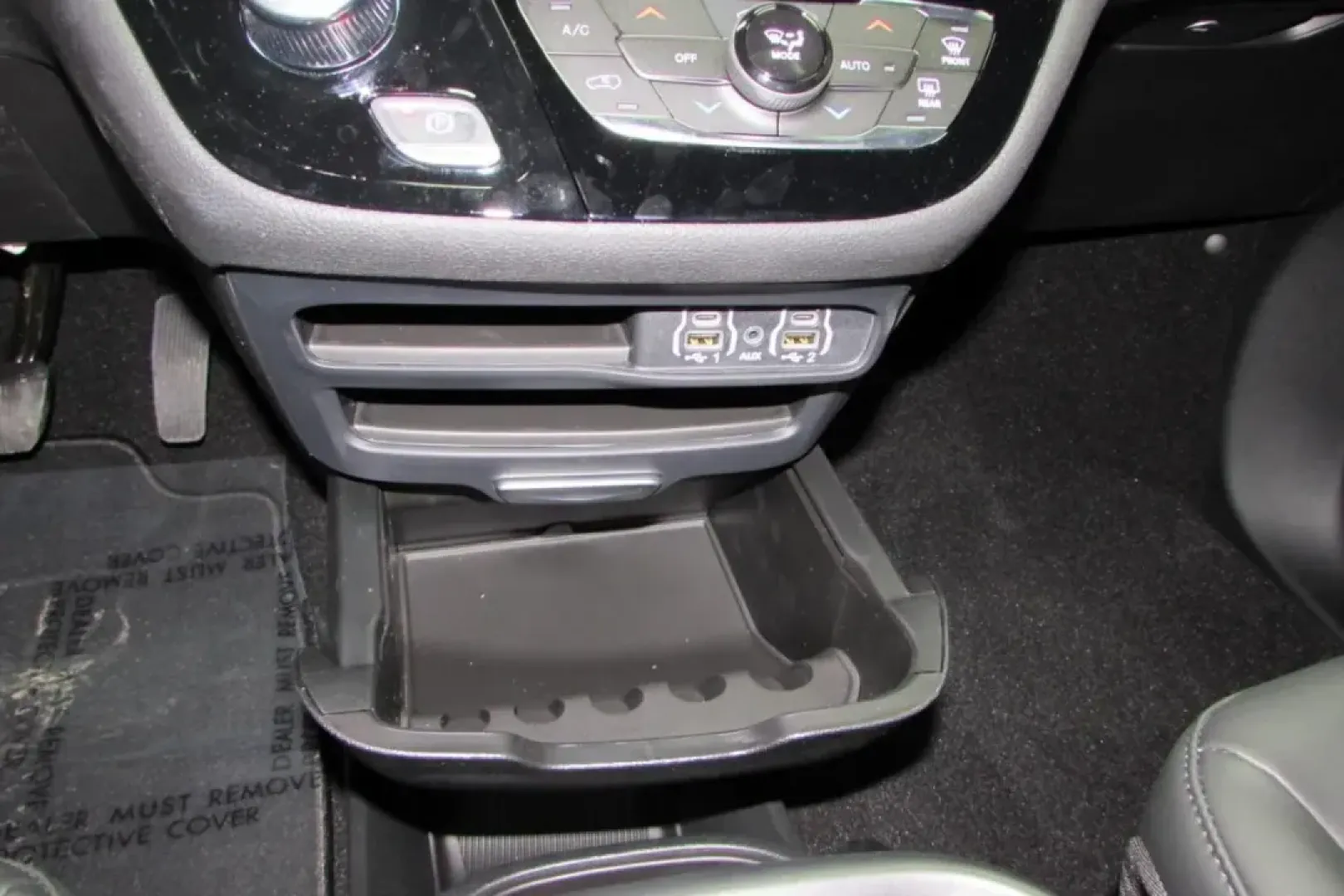 2025 /Black Leather Chrysler Pacifica Select (2C4RC1BG1SR) with an Other engine, Automatic transmission, located at 12830 Highway 21, De Soto, MO, 63020, (636) 337-7777, 38.153099, -90.573624 - **Discover the Ultimate Family Companion: 2025 Chrysler Pacifica at Pettus CDJR DeSoto!**<br /> <br /> Are you searching for the perfect vehicle that caters to your family's every need? Look no further than the 2025 Chrysler Pacifica, available now at Pettus CDJR DeSoto, your trusted used car dealer - Photo#19