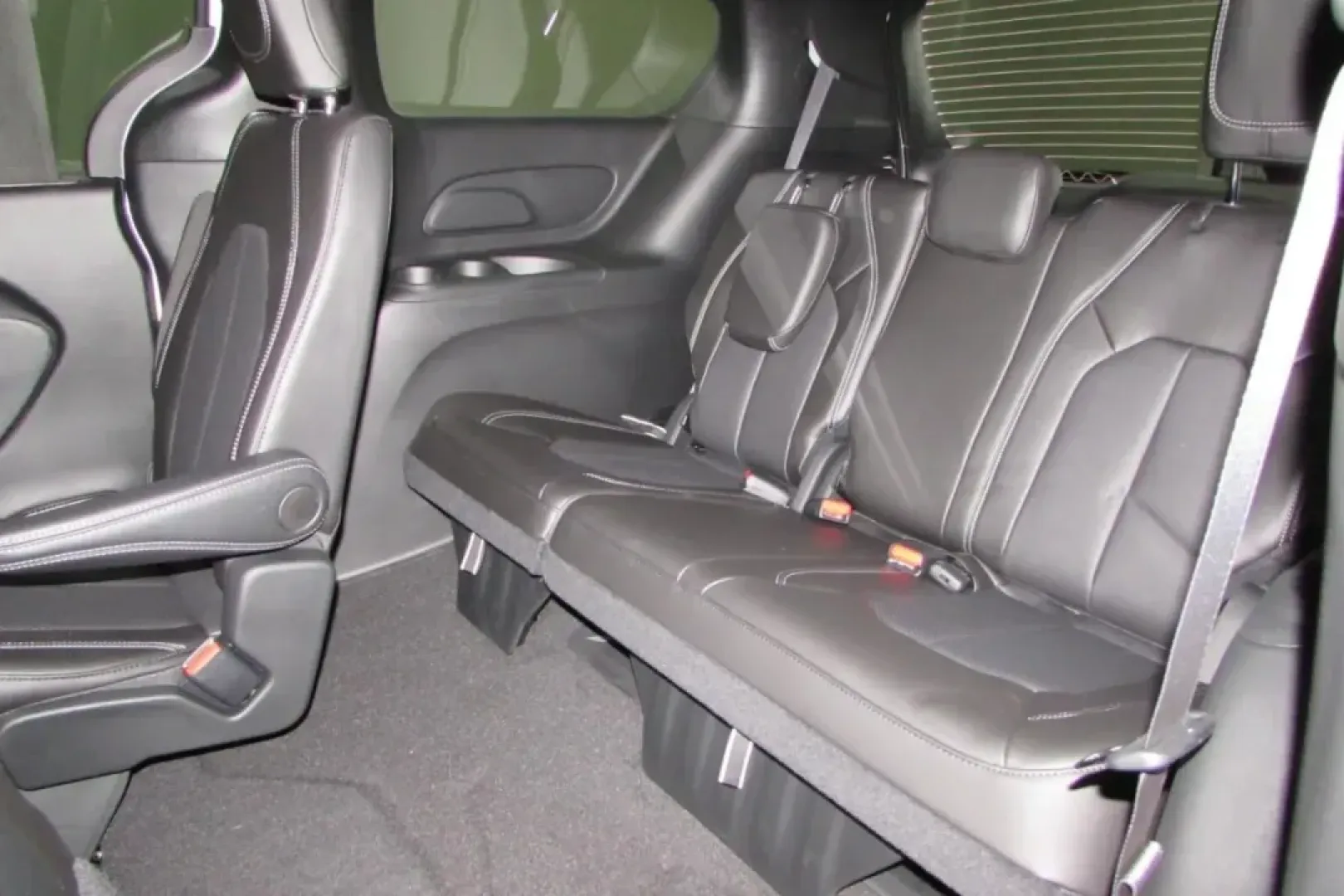 2025 /Black Leather Chrysler Pacifica Select (2C4RC1BG1SR) with an Other engine, Automatic transmission, located at 12830 Highway 21, De Soto, MO, 63020, (636) 337-7777, 38.153099, -90.573624 - **Discover the Ultimate Family Companion: 2025 Chrysler Pacifica at Pettus CDJR DeSoto!**<br /> <br /> Are you searching for the perfect vehicle that caters to your family's every need? Look no further than the 2025 Chrysler Pacifica, available now at Pettus CDJR DeSoto, your trusted used car dealer - Photo#26