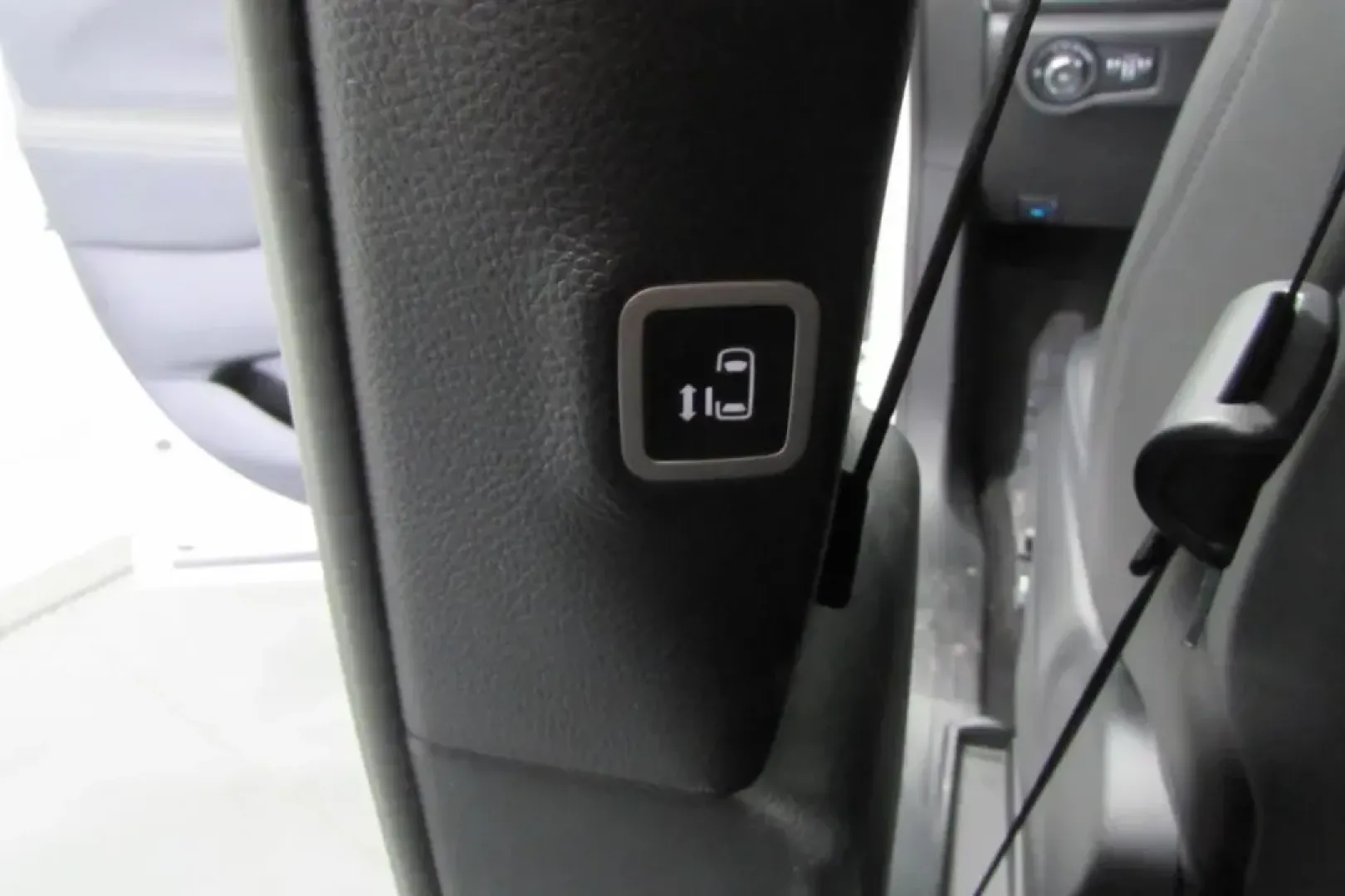 2025 /Black Leather Chrysler Pacifica Select (2C4RC1BG1SR) with an Other engine, Automatic transmission, located at 12830 Highway 21, De Soto, MO, 63020, (636) 337-7777, 38.153099, -90.573624 - **Discover the Ultimate Family Companion: 2025 Chrysler Pacifica at Pettus CDJR DeSoto!**<br /> <br /> Are you searching for the perfect vehicle that caters to your family's every need? Look no further than the 2025 Chrysler Pacifica, available now at Pettus CDJR DeSoto, your trusted used car dealer - Photo#29