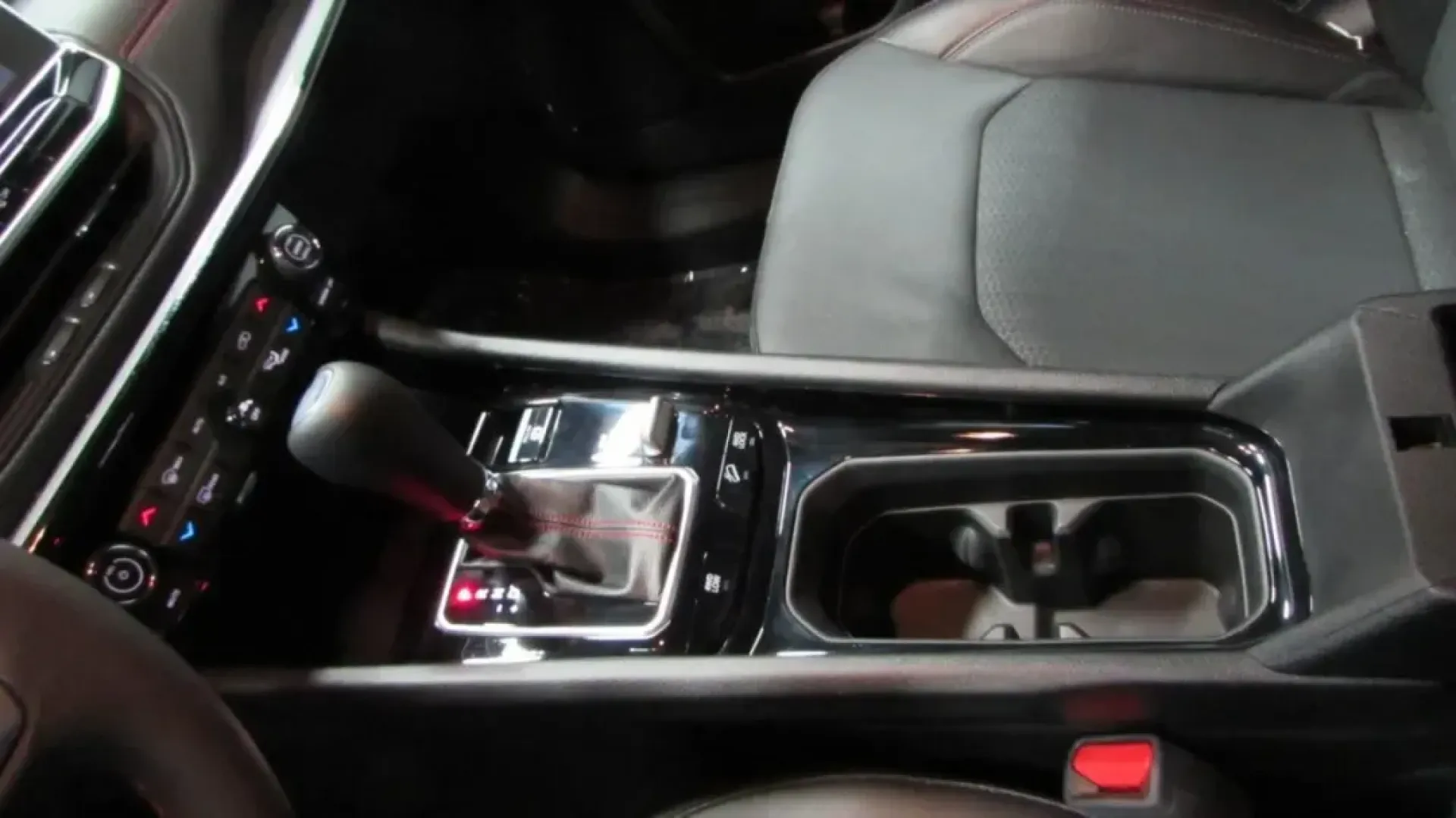 2024 Jeep Compass Trailhawk (3C4NJDDN7RT) with an Other engine, Automatic transmission, located at 12830 Highway 21, De Soto, MO, 63020, (636) 337-7777, 38.153099, -90.573624 - Adventure awaits with the 2024 Jeep Compass Trailhawk, an SUV designed for those who embrace life beyond the ordinary. Whether you're navigating the bustling streets of De Soto, MO, or embarking on a weekend getaway to the scenic Ozarks, this vehicle delivers versatility and rugged style, making it - Photo#19