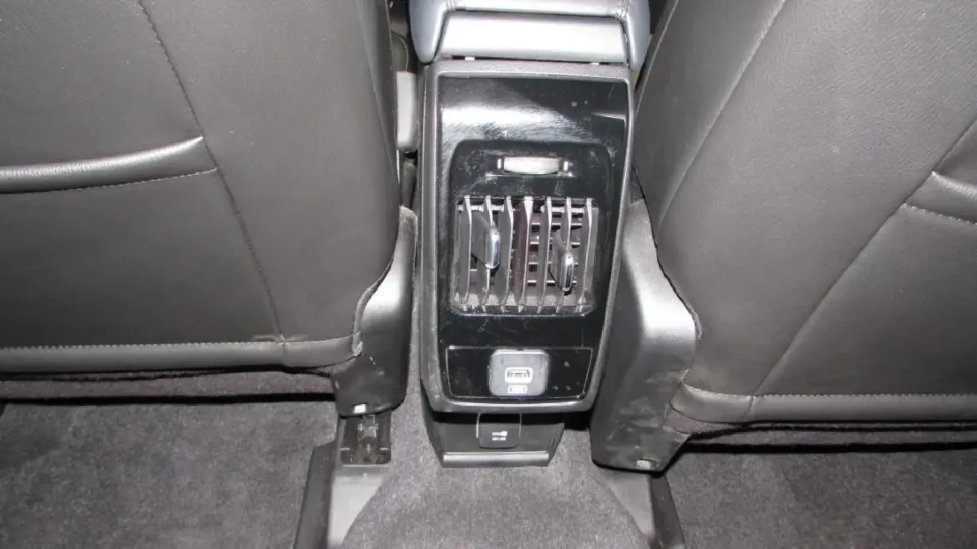 2024 Jeep Compass Trailhawk (3C4NJDDN7RT) with an Other engine, Automatic transmission, located at 12830 Highway 21, De Soto, MO, 63020, (636) 337-7777, 38.153099, -90.573624 - Adventure awaits with the 2024 Jeep Compass Trailhawk, an SUV designed for those who embrace life beyond the ordinary. Whether you're navigating the bustling streets of De Soto, MO, or embarking on a weekend getaway to the scenic Ozarks, this vehicle delivers versatility and rugged style, making it - Photo#23