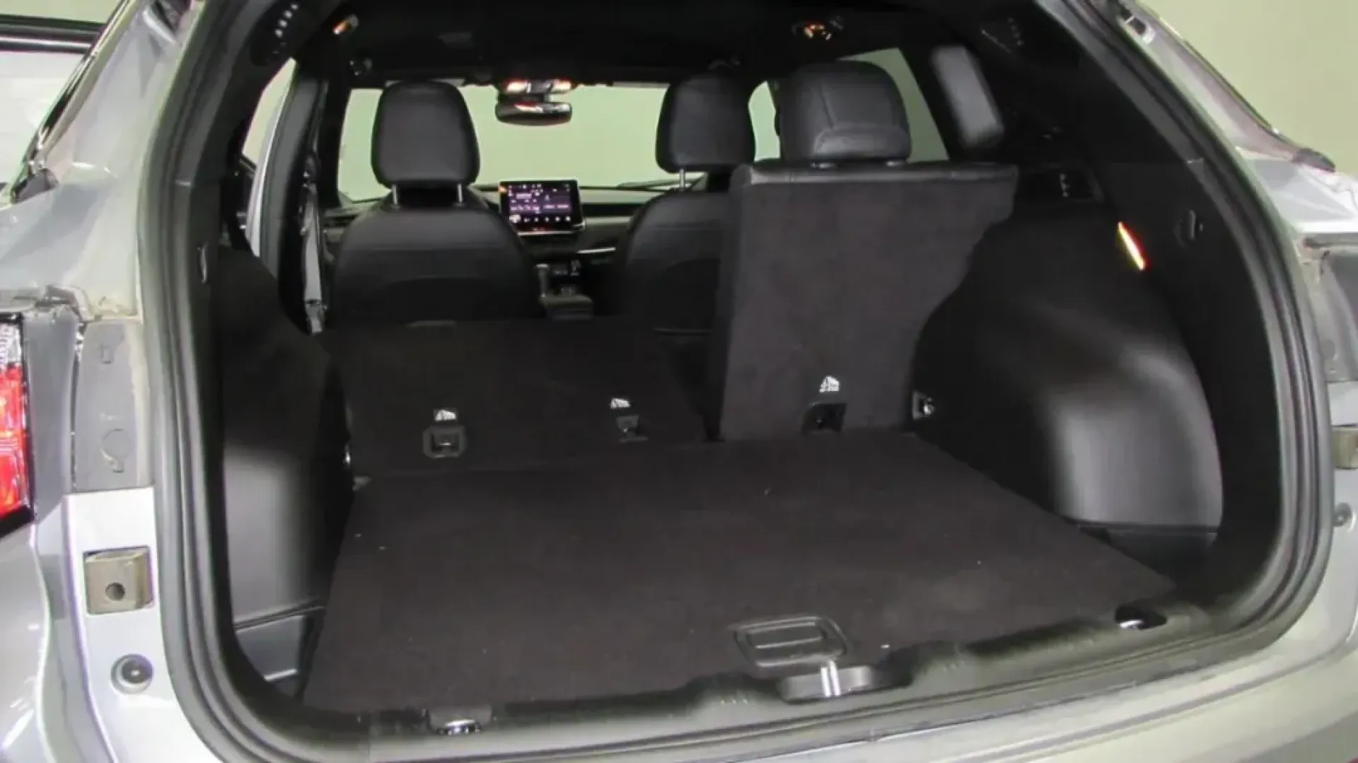 2024 Jeep Compass Trailhawk (3C4NJDDN7RT) with an Other engine, Automatic transmission, located at 12830 Highway 21, De Soto, MO, 63020, (636) 337-7777, 38.153099, -90.573624 - Adventure awaits with the 2024 Jeep Compass Trailhawk, an SUV designed for those who embrace life beyond the ordinary. Whether you're navigating the bustling streets of De Soto, MO, or embarking on a weekend getaway to the scenic Ozarks, this vehicle delivers versatility and rugged style, making it - Photo#25