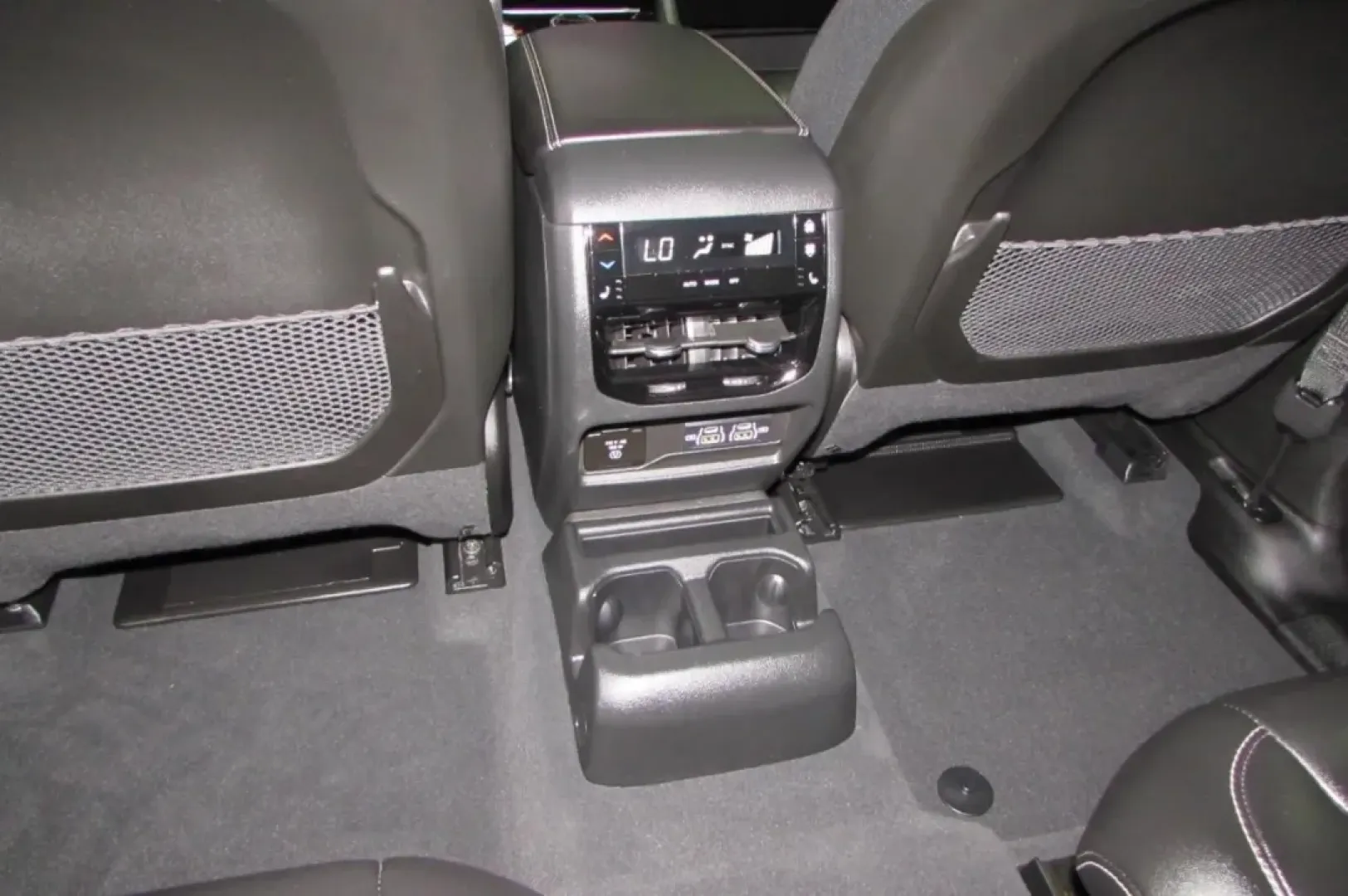2024 /Global Black Jeep Grand Cherokee Limited (1C4RJKBG1R8) with an Other engine, located at 12830 Highway 21, De Soto, MO, 63020, (636) 337-7777, 38.153099, -90.573624 - ### Discover Your Next Adventure with the 2024 Jeep Grand Cherokee Limited!<br /> <br /> Are you ready to elevate your driving experience? Whether you're planning a family road trip or navigating daily commutes, the 2024 Jeep Grand Cherokee Limited is designed to meet your lifestyle needs. This vers - Photo#14