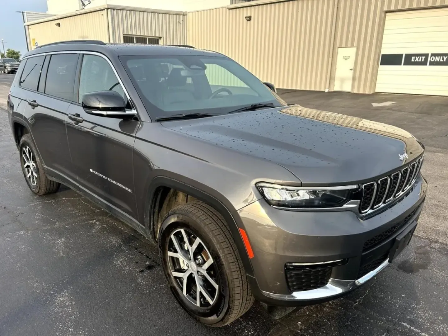 2024 /Global Black Jeep Grand Cherokee Limited (1C4RJKBG1R8) with an Other engine, located at 12830 Highway 21, De Soto, MO, 63020, (636) 337-7777, 38.153099, -90.573624 - ### Discover Your Next Adventure with the 2024 Jeep Grand Cherokee Limited!<br /> <br /> Are you ready to elevate your driving experience? Whether you're planning a family road trip or navigating daily commutes, the 2024 Jeep Grand Cherokee Limited is designed to meet your lifestyle needs. This vers - Photo#1