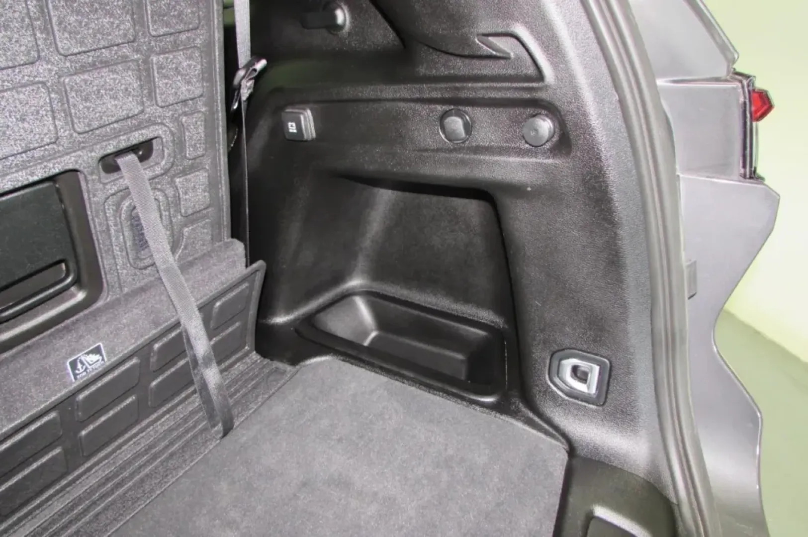 2024 /Global Black Jeep Grand Cherokee Limited (1C4RJKBG1R8) with an Other engine, located at 12830 Highway 21, De Soto, MO, 63020, (636) 337-7777, 38.153099, -90.573624 - ### Discover Your Next Adventure with the 2024 Jeep Grand Cherokee Limited!<br /> <br /> Are you ready to elevate your driving experience? Whether you're planning a family road trip or navigating daily commutes, the 2024 Jeep Grand Cherokee Limited is designed to meet your lifestyle needs. This vers - Photo#18