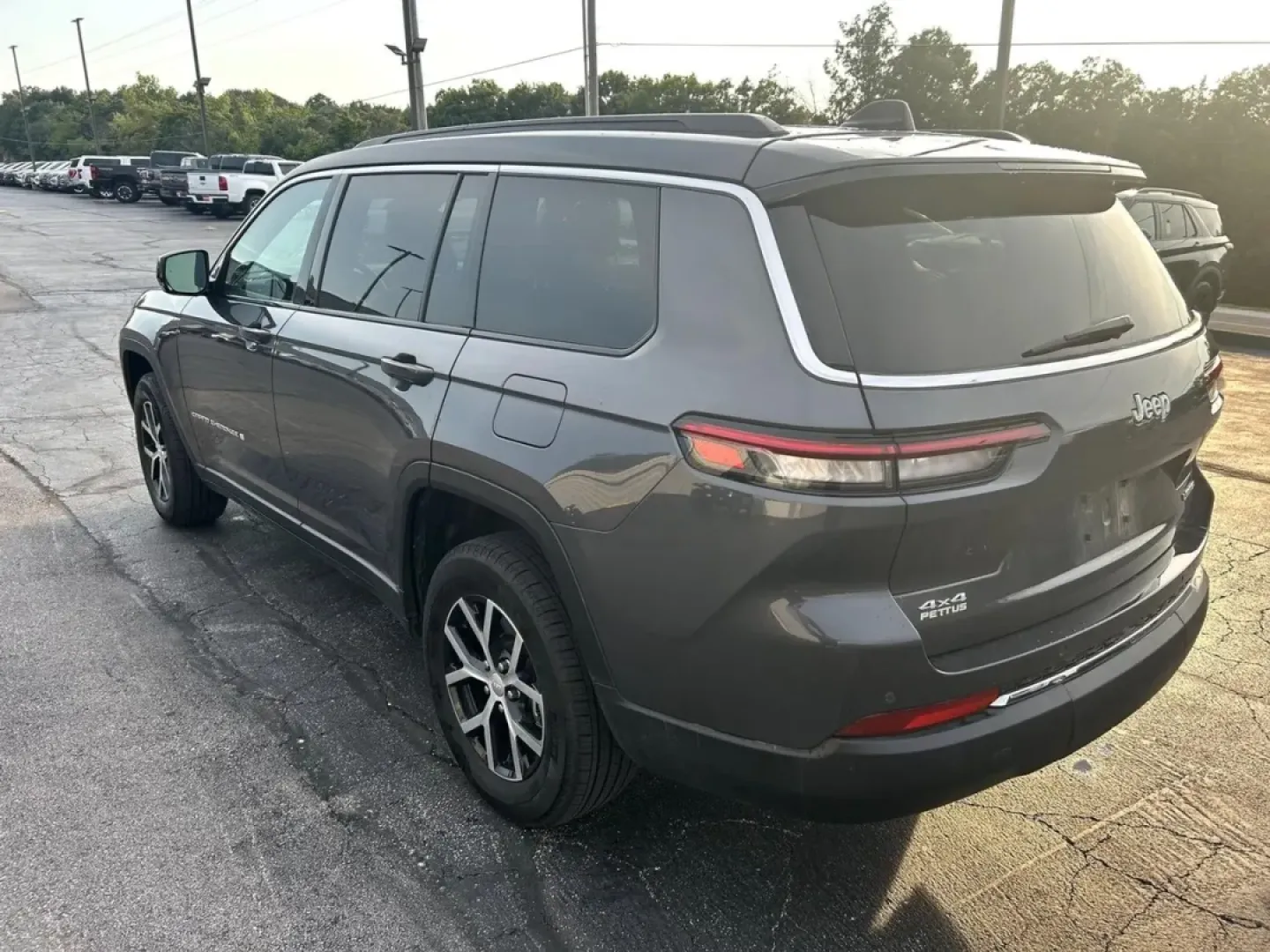 2024 /Global Black Jeep Grand Cherokee Limited (1C4RJKBG1R8) with an Other engine, located at 12830 Highway 21, De Soto, MO, 63020, (636) 337-7777, 38.153099, -90.573624 - ### Discover Your Next Adventure with the 2024 Jeep Grand Cherokee Limited!<br /> <br /> Are you ready to elevate your driving experience? Whether you're planning a family road trip or navigating daily commutes, the 2024 Jeep Grand Cherokee Limited is designed to meet your lifestyle needs. This vers - Photo#21