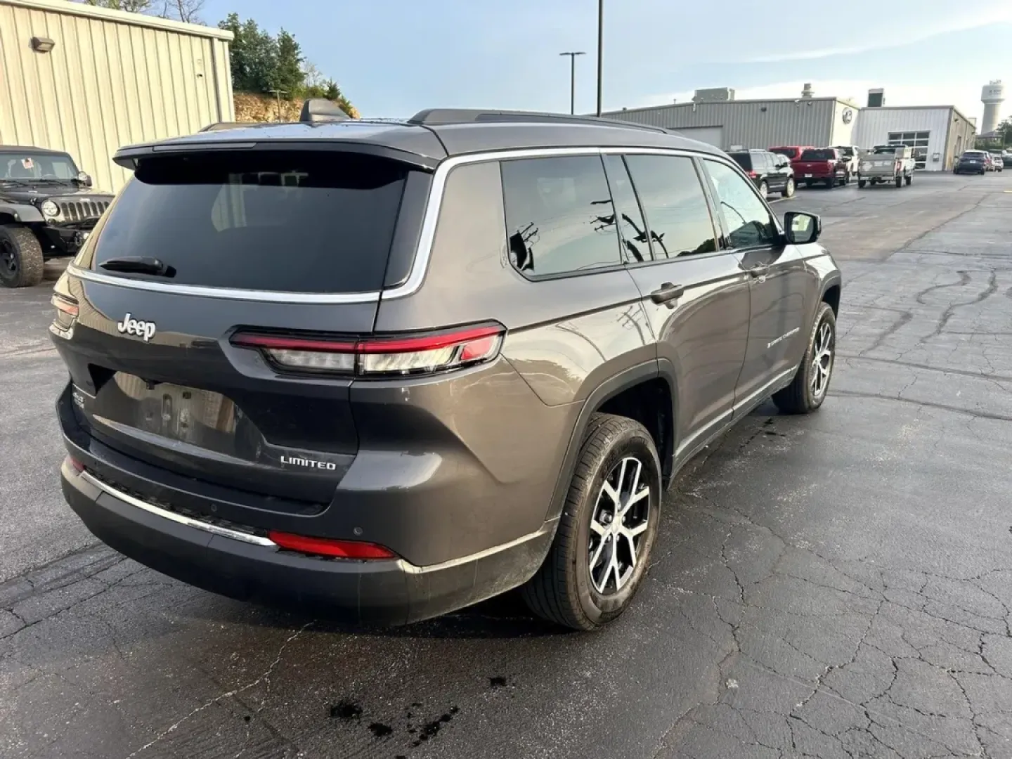 2024 /Global Black Jeep Grand Cherokee Limited (1C4RJKBG1R8) with an Other engine, located at 12830 Highway 21, De Soto, MO, 63020, (636) 337-7777, 38.153099, -90.573624 - ### Discover Your Next Adventure with the 2024 Jeep Grand Cherokee Limited!<br /> <br /> Are you ready to elevate your driving experience? Whether you're planning a family road trip or navigating daily commutes, the 2024 Jeep Grand Cherokee Limited is designed to meet your lifestyle needs. This vers - Photo#2