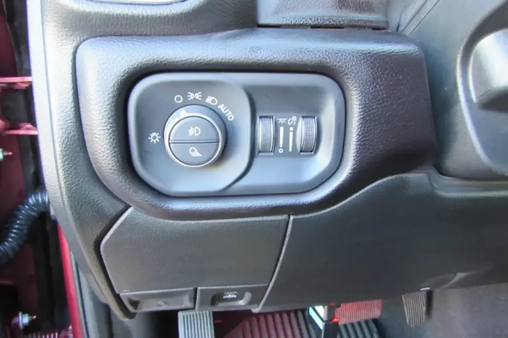 2024 /Black Ram 3500 Laramie (3C63R3EL4RG) with an 6.7L L6 OHV 24V TURBO DIESEL engine, 6A transmission, located at 12830 Highway 21, De Soto, MO, 63020, (636) 337-7777, 38.153099, -90.573624 - **Unleash Your Adventurous Spirit with the 2024 Ram 3500 Laramie!** <br /> <br /> Are you ready to elevate your weekend getaways or tackle tough jobs with ease? Look no further than the 2024 Ram 3500 Laramie, the perfect blend of power, comfort, and technology. This heavy-duty truck is designed for - Photo#15