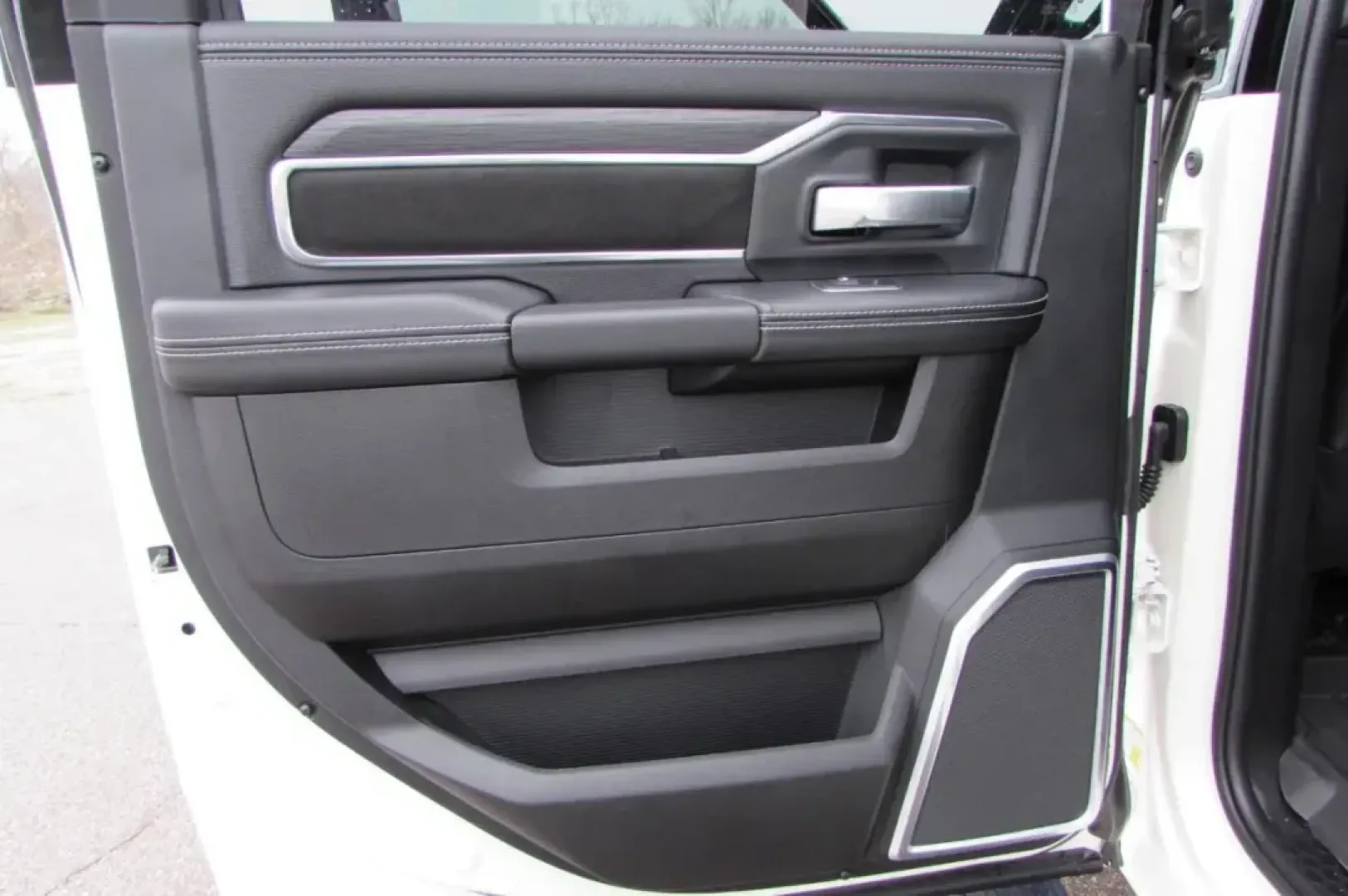 2024 /Black Leather Ram 3500 Laramie (3C63R3EL5RG) with an Other engine, located at 12830 Highway 21, De Soto, MO, 63020, (636) 337-7777, 38.153099, -90.573624 - **Discover Adventure with the 2024 Ram 3500 Laramie at Pettus CDJR DeSoto!** <br /> <br /> If you're looking for a reliable truck that can handle your demanding lifestyle, look no further than the impressive 2024 Ram 3500 Laramie available now at Pettus CDJR DeSoto. Whether you're a weekend warrior - Photo#27
