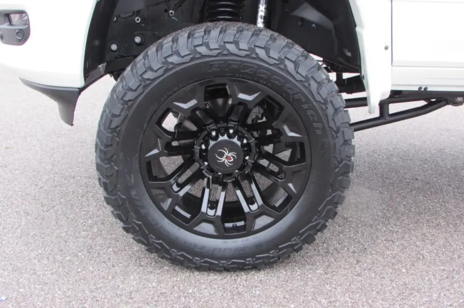 2024 /Black Leather Ram 3500 Laramie (3C63R3EL5RG) with an Other engine, located at 12830 Highway 21, De Soto, MO, 63020, (636) 337-7777, 38.153099, -90.573624 - **Discover Adventure with the 2024 Ram 3500 Laramie at Pettus CDJR DeSoto!** <br /> <br /> If you're looking for a reliable truck that can handle your demanding lifestyle, look no further than the impressive 2024 Ram 3500 Laramie available now at Pettus CDJR DeSoto. Whether you're a weekend warrior - Photo#7
